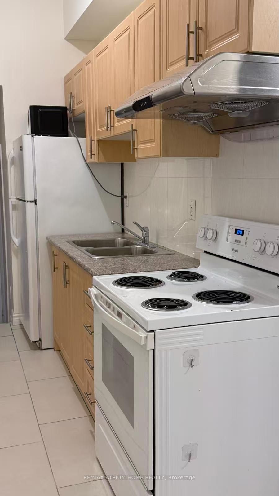 413 Spadina Avenue 201 Property Photo 2