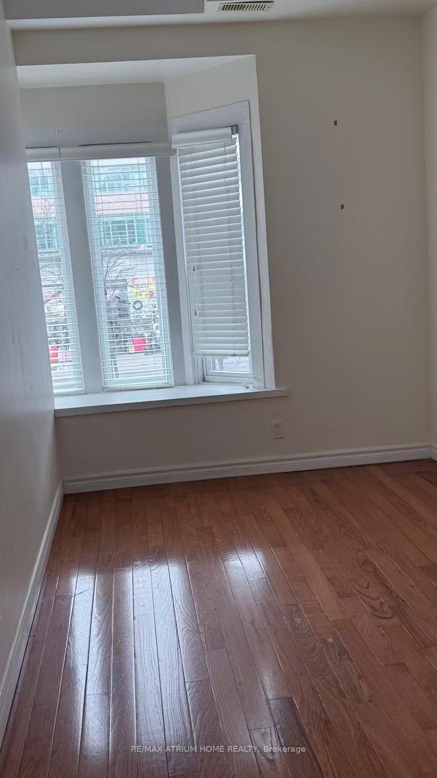 413 Spadina Avenue 201 Property Photo 4