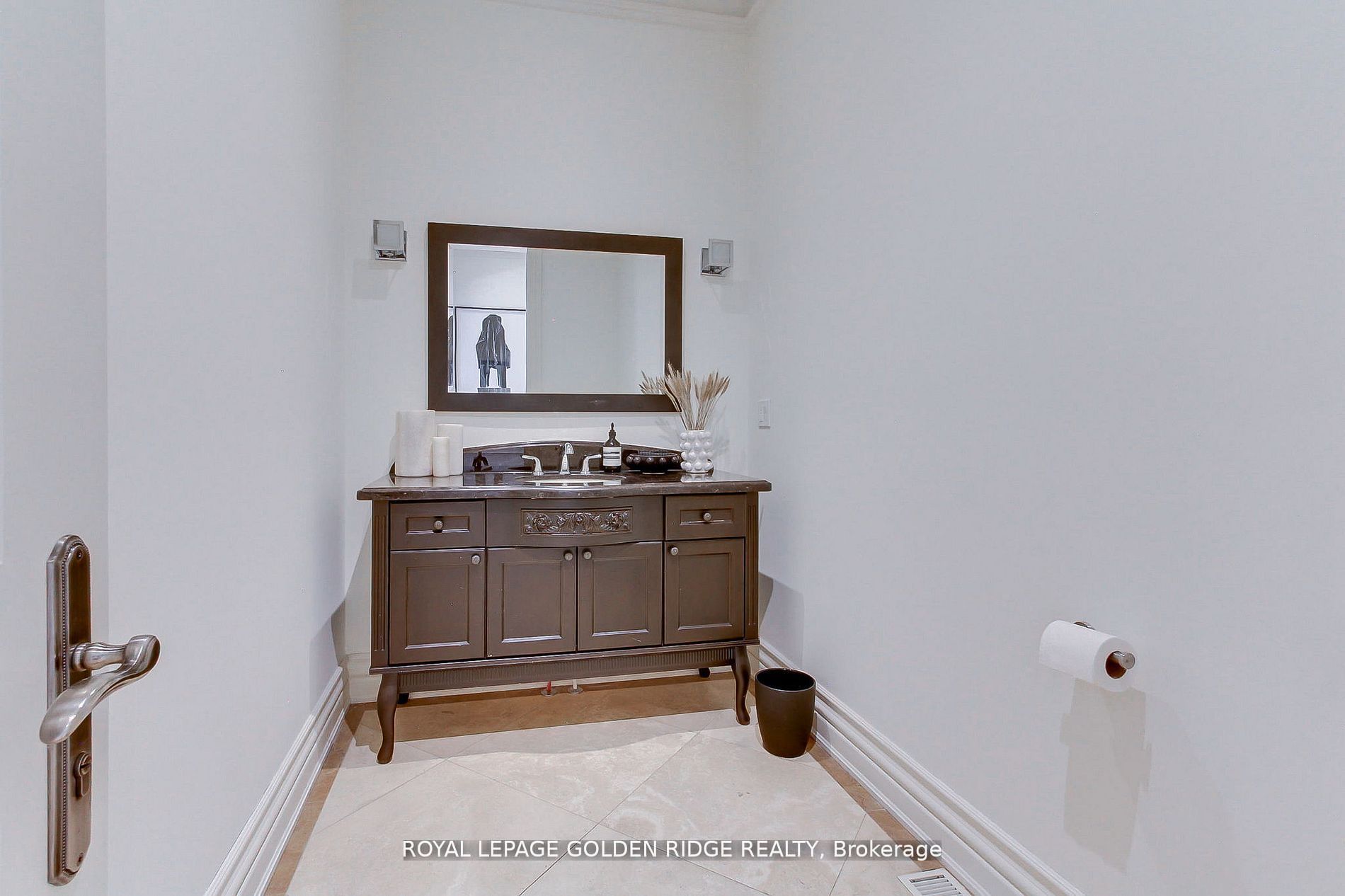 99 Bannockburn Avenue Property Photo 11
