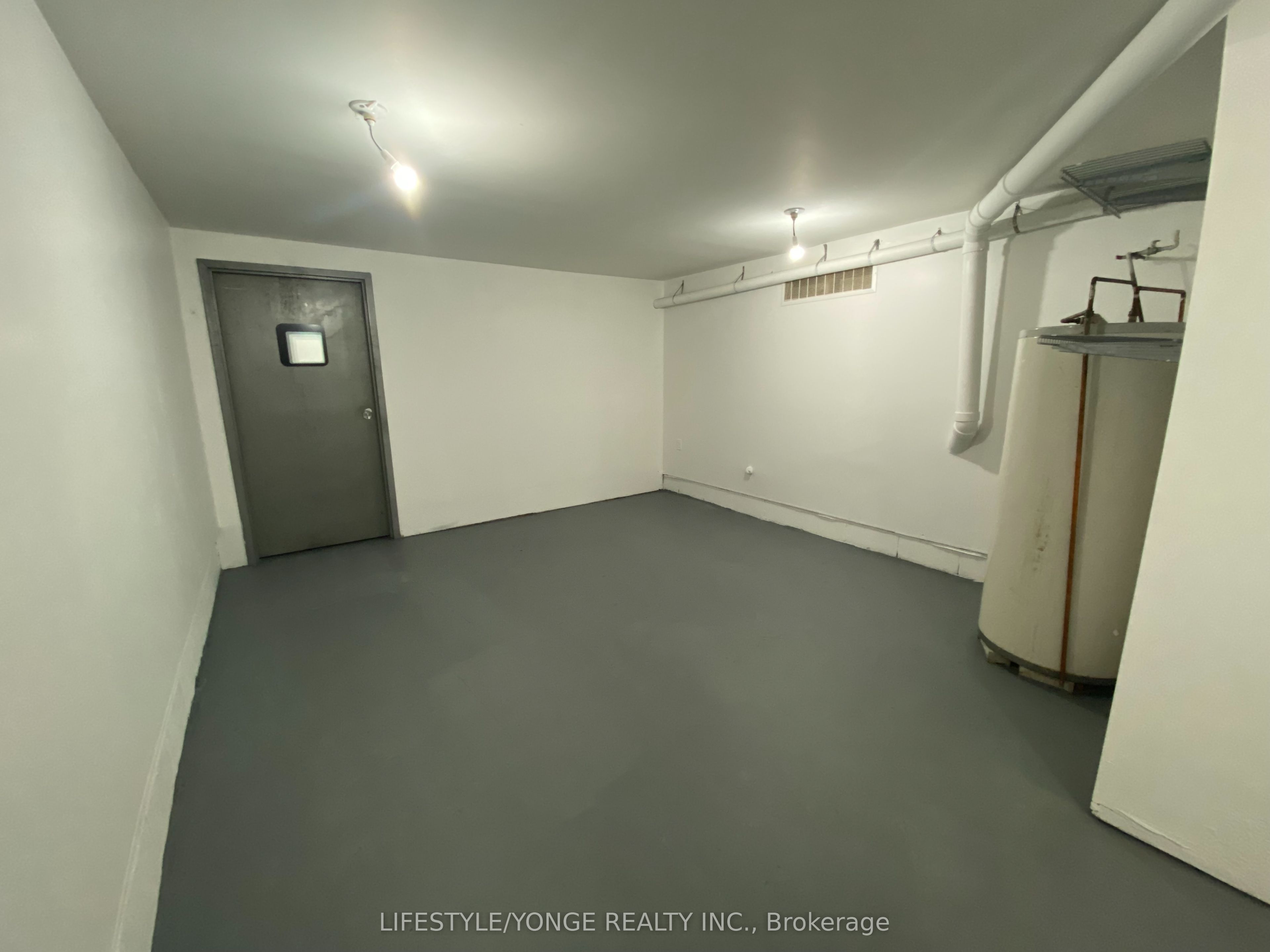 609 Queen Street W Lower Level Property Photo 13