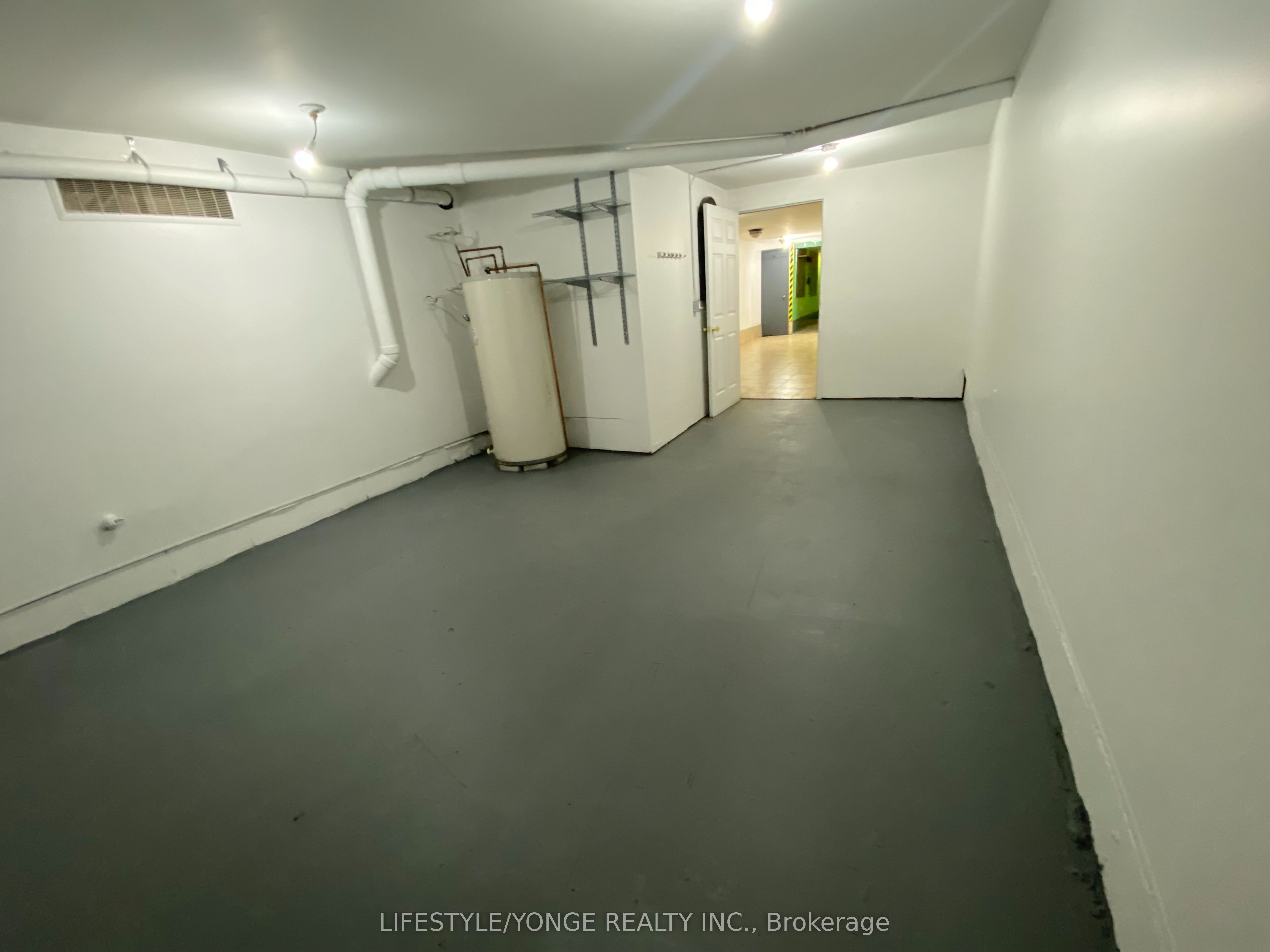 609 Queen Street W Lower Level Property Photo 14