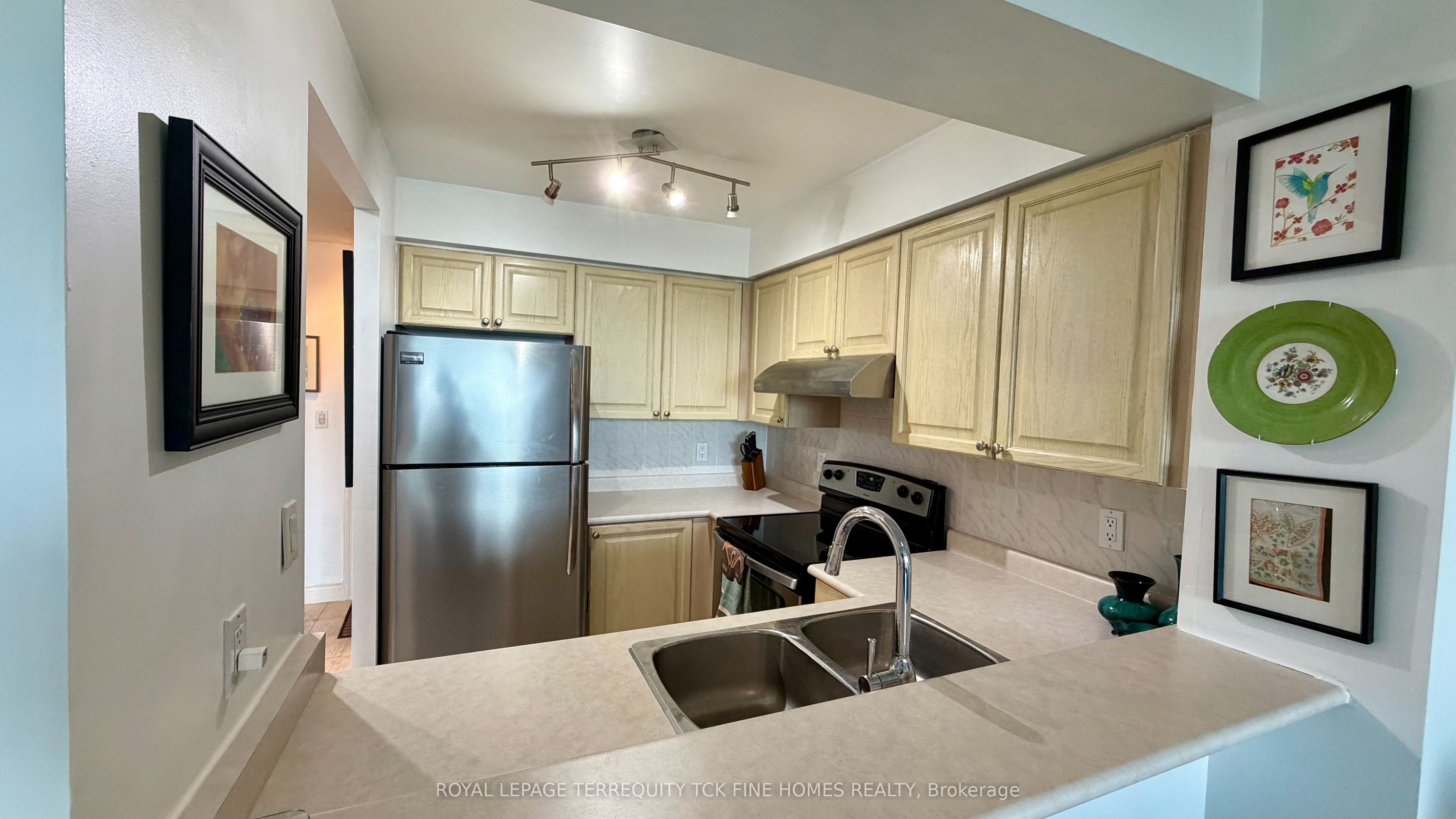 398 Eglinton Avenue E 1009 Property Photo 7