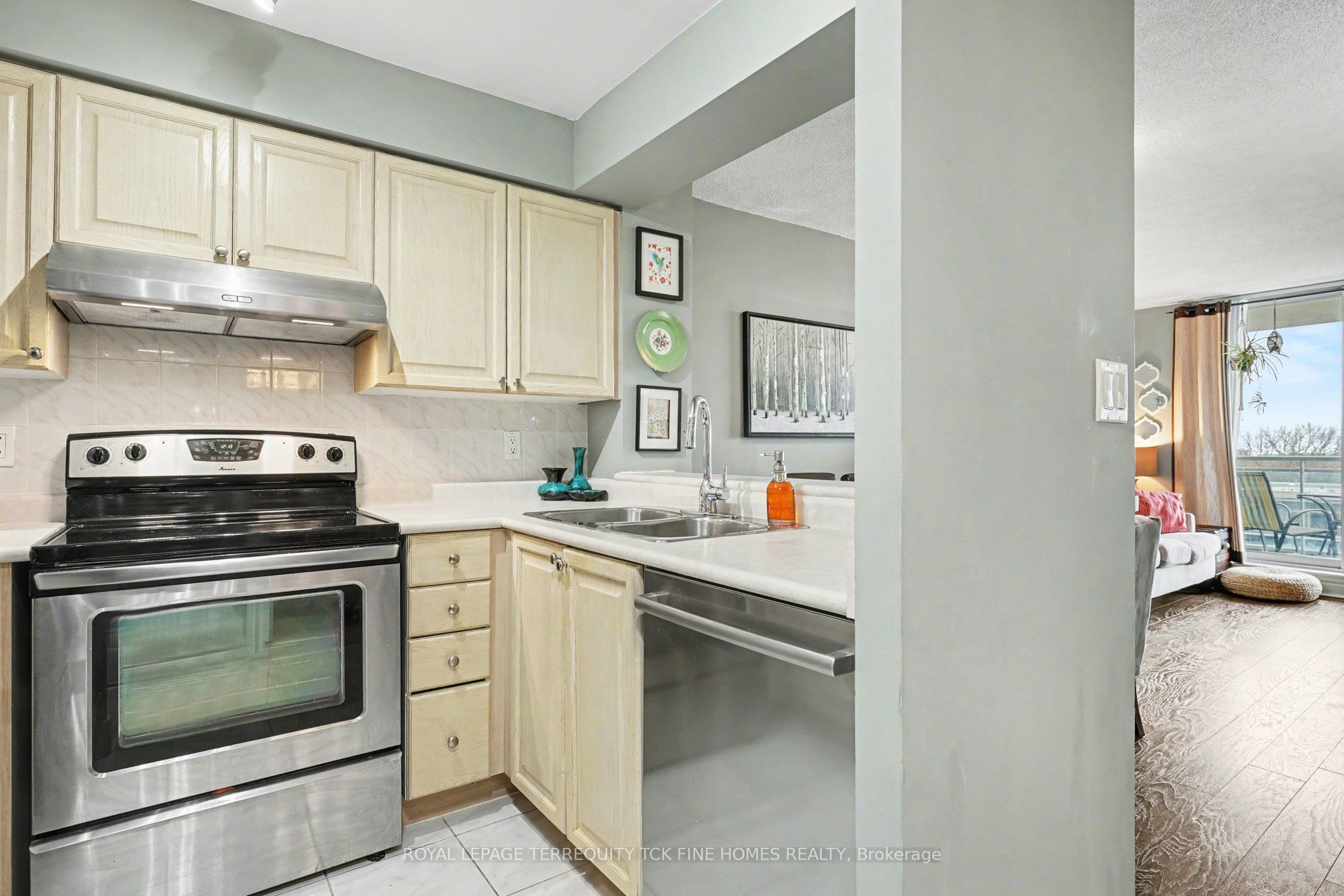 398 Eglinton Avenue E 1009 Property Photo 16