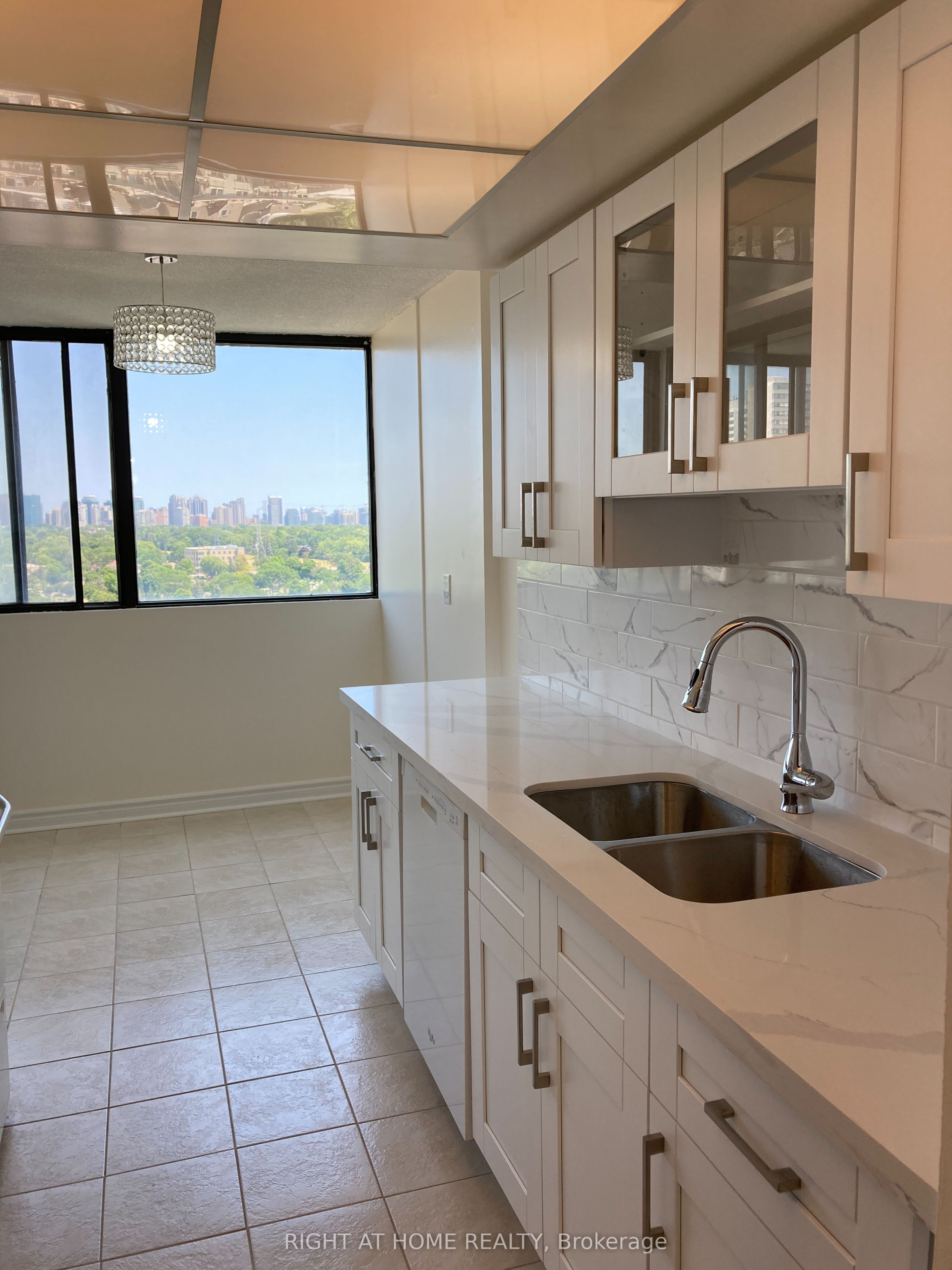 133 Torresdale Avenue 1601 Property Photo 7