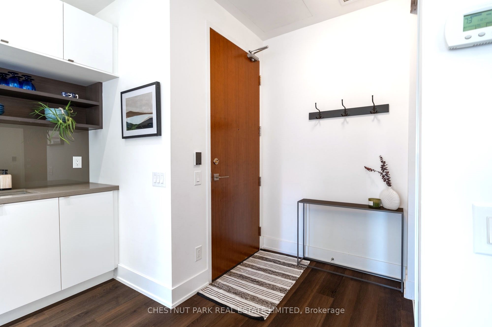 111 St Clair Avenue W 320 Property Photo 4