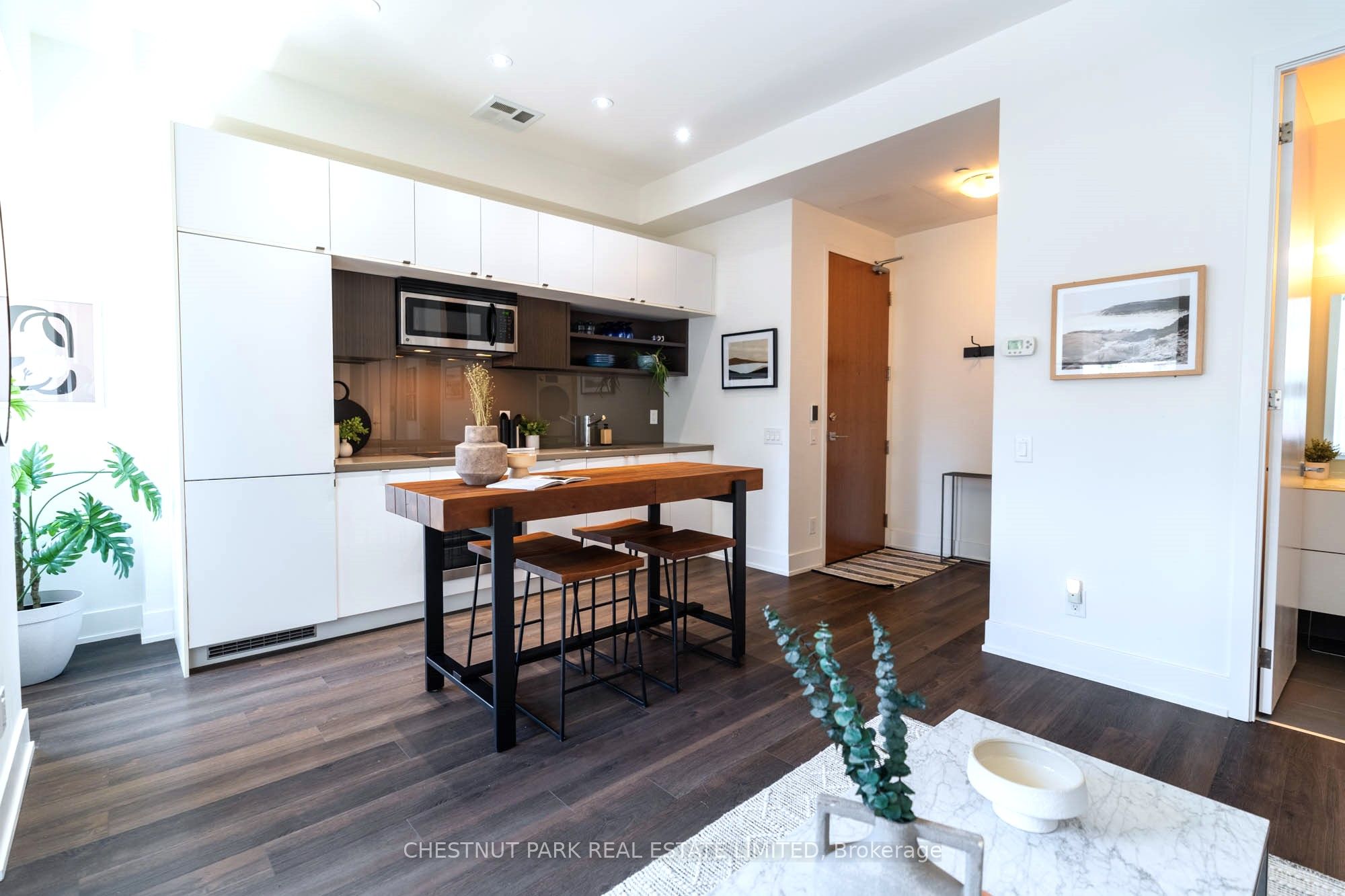 111 St Clair Avenue W 320 Property Photo 16