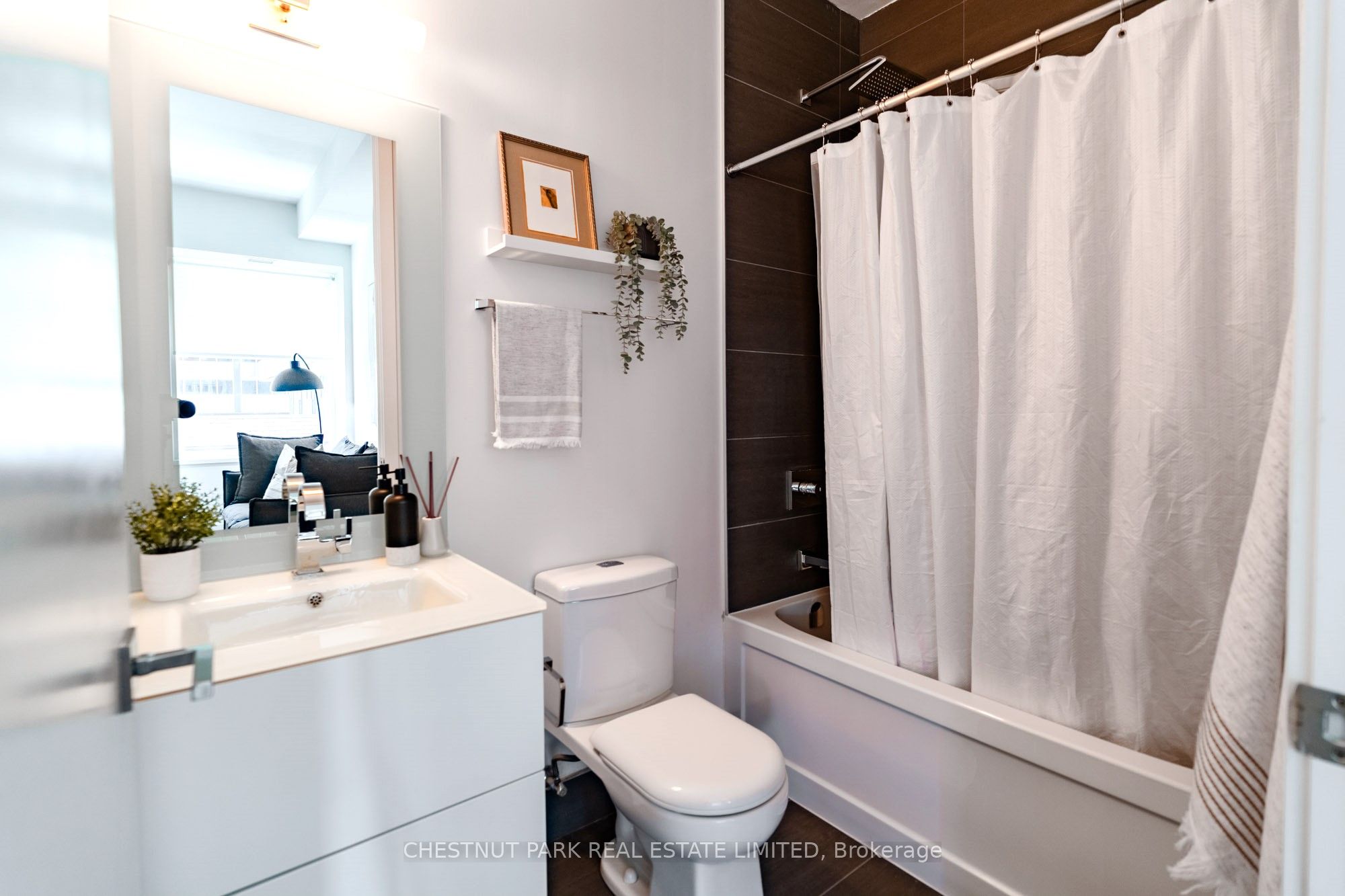 111 St Clair Avenue W 320 Property Photo 17