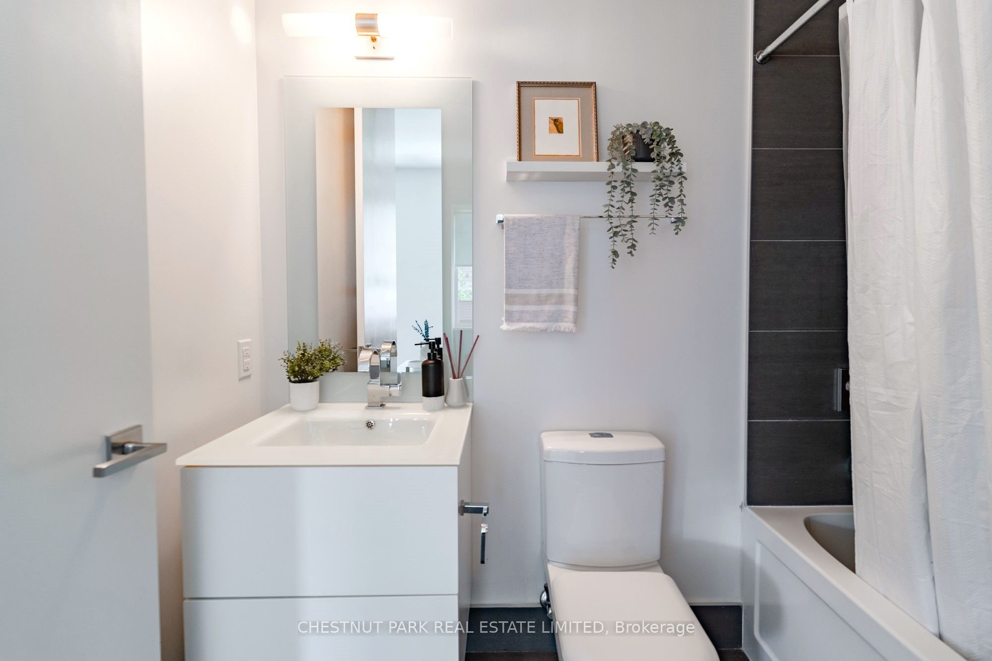 111 St Clair Avenue W 320 Property Photo 18