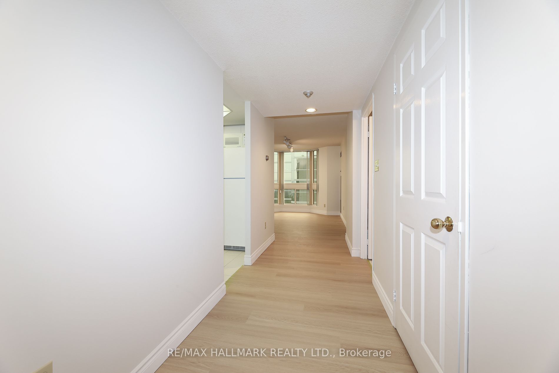 10 Kenneth Avenue 1704 Property Photo 8