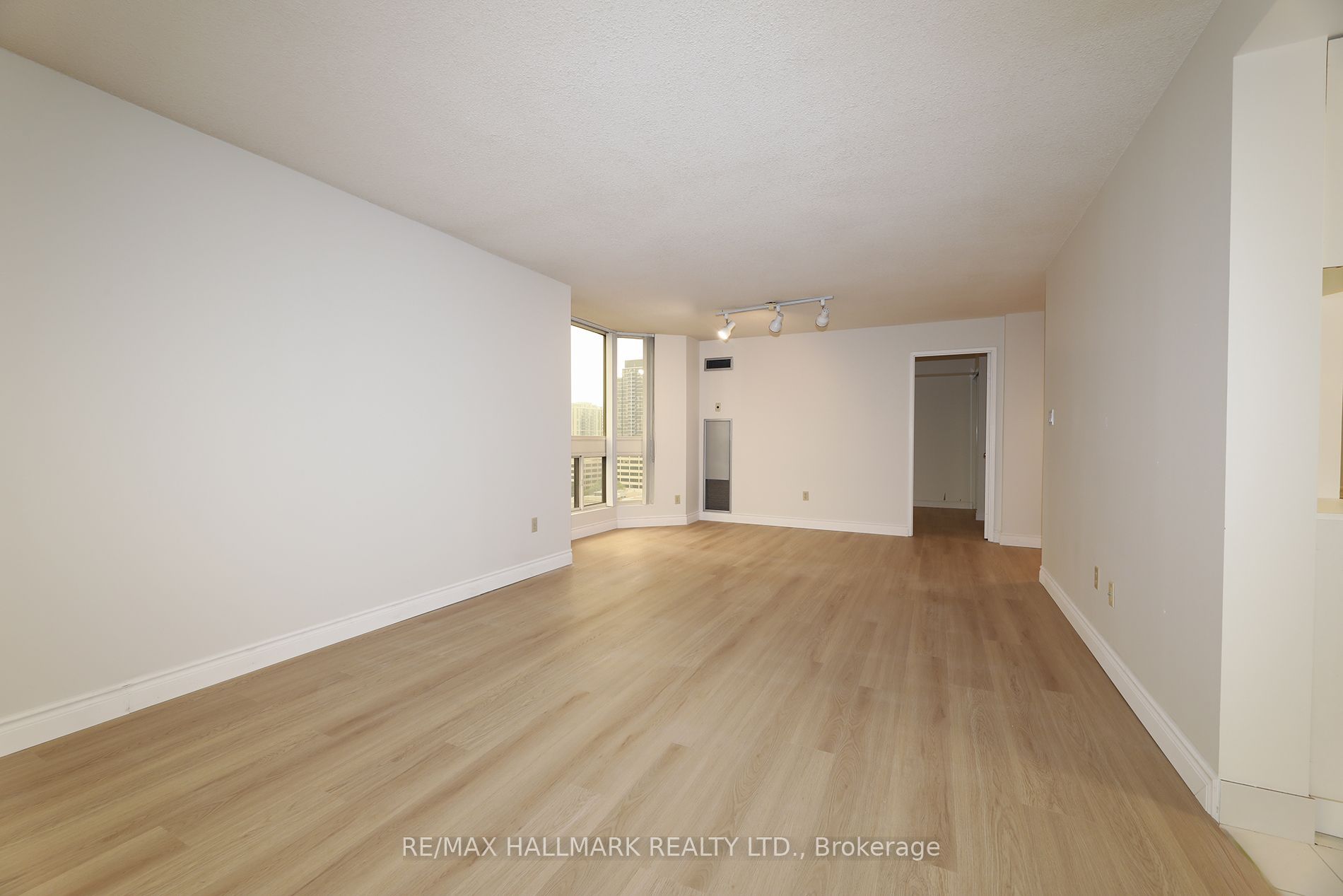 10 Kenneth Avenue 1704 Property Photo 16