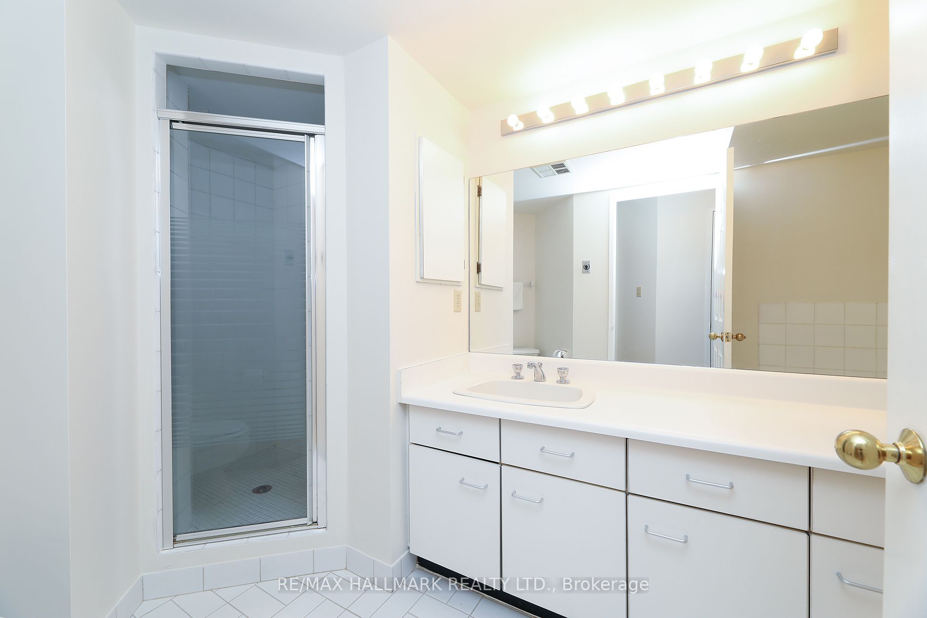 10 Kenneth Avenue 1704 Property Photo 27