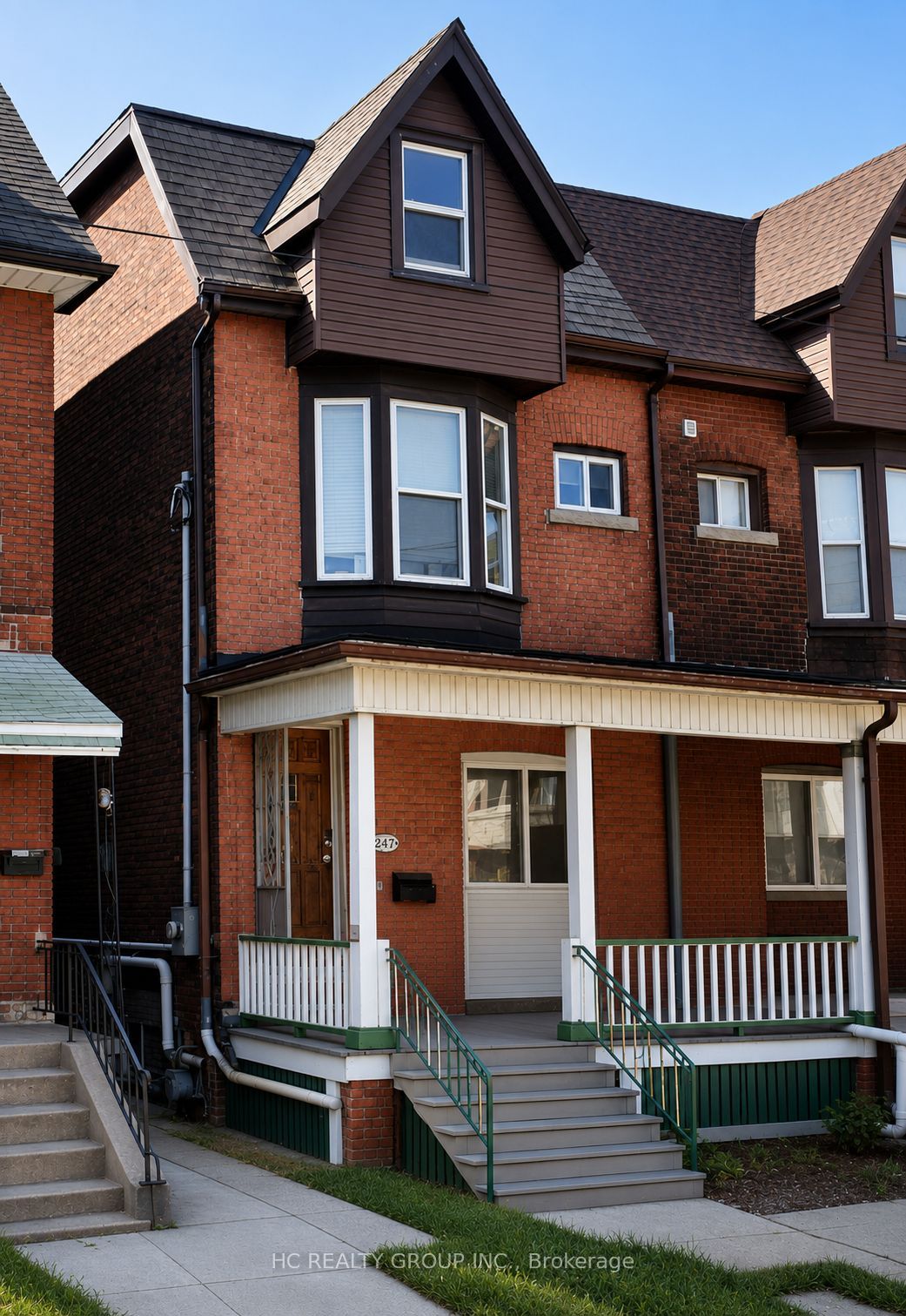 562 Bathurst Street Property Photo 1