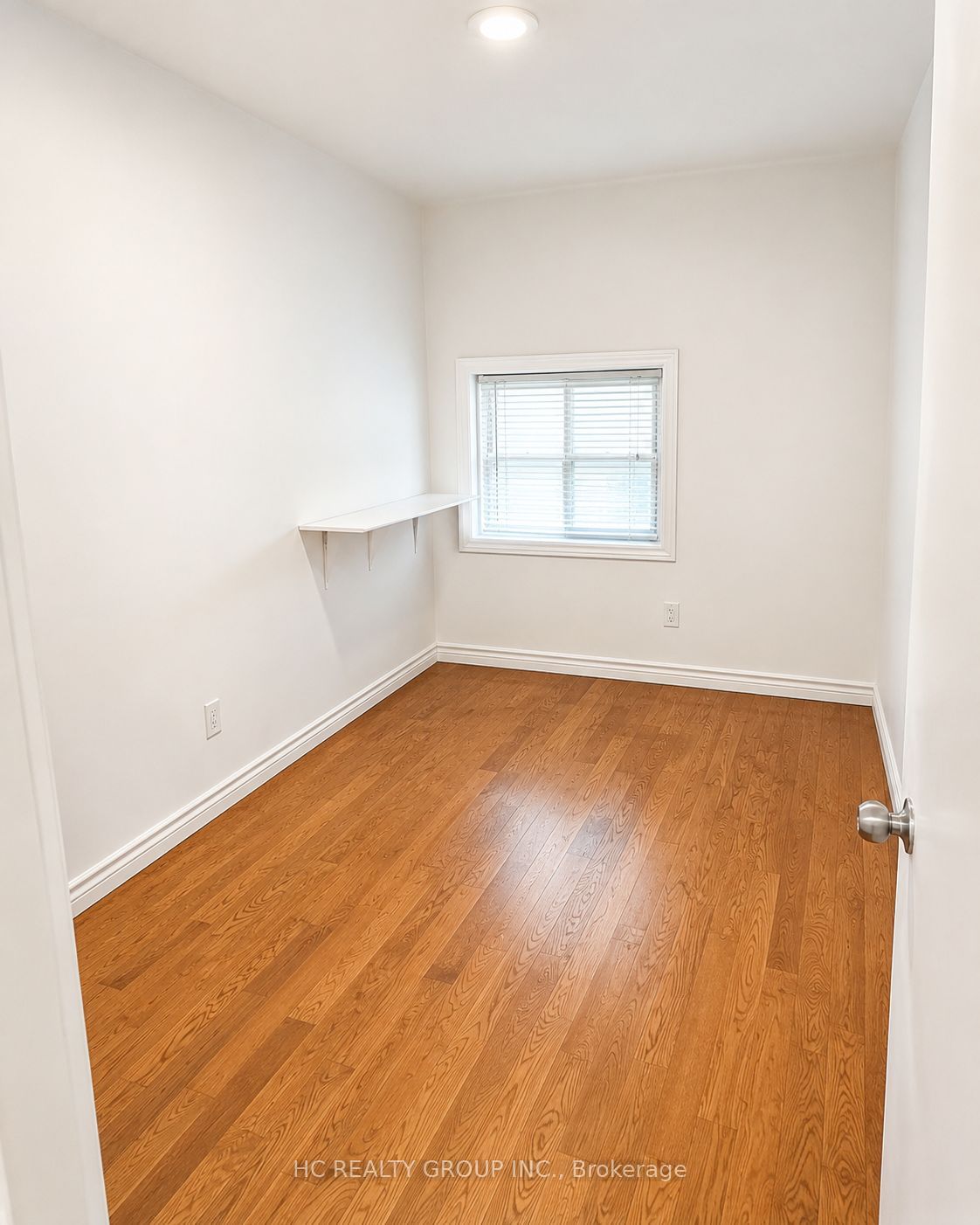 562 Bathurst Street Property Photo 2