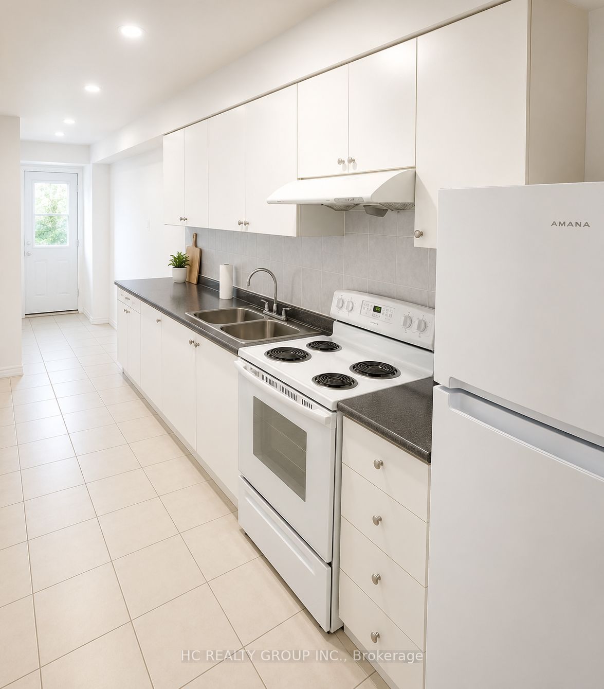 562 Bathurst Street Property Photo 6