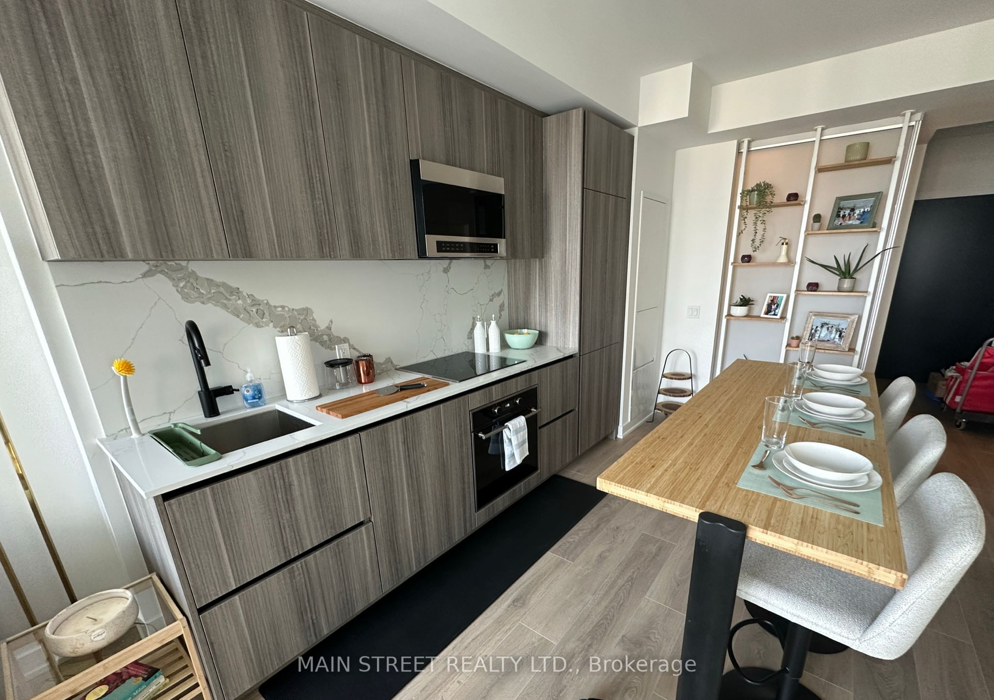 117 Broadway Avenue 2207 Property Photo 2