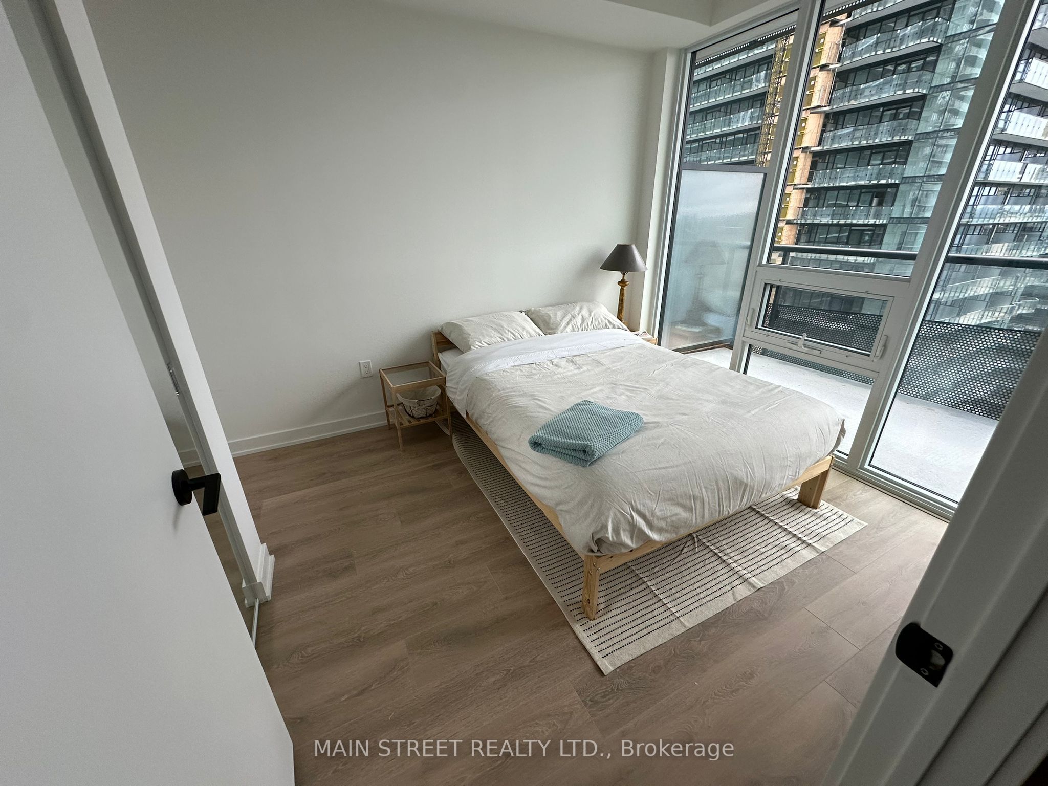 117 Broadway Avenue 2207 Property Photo 3