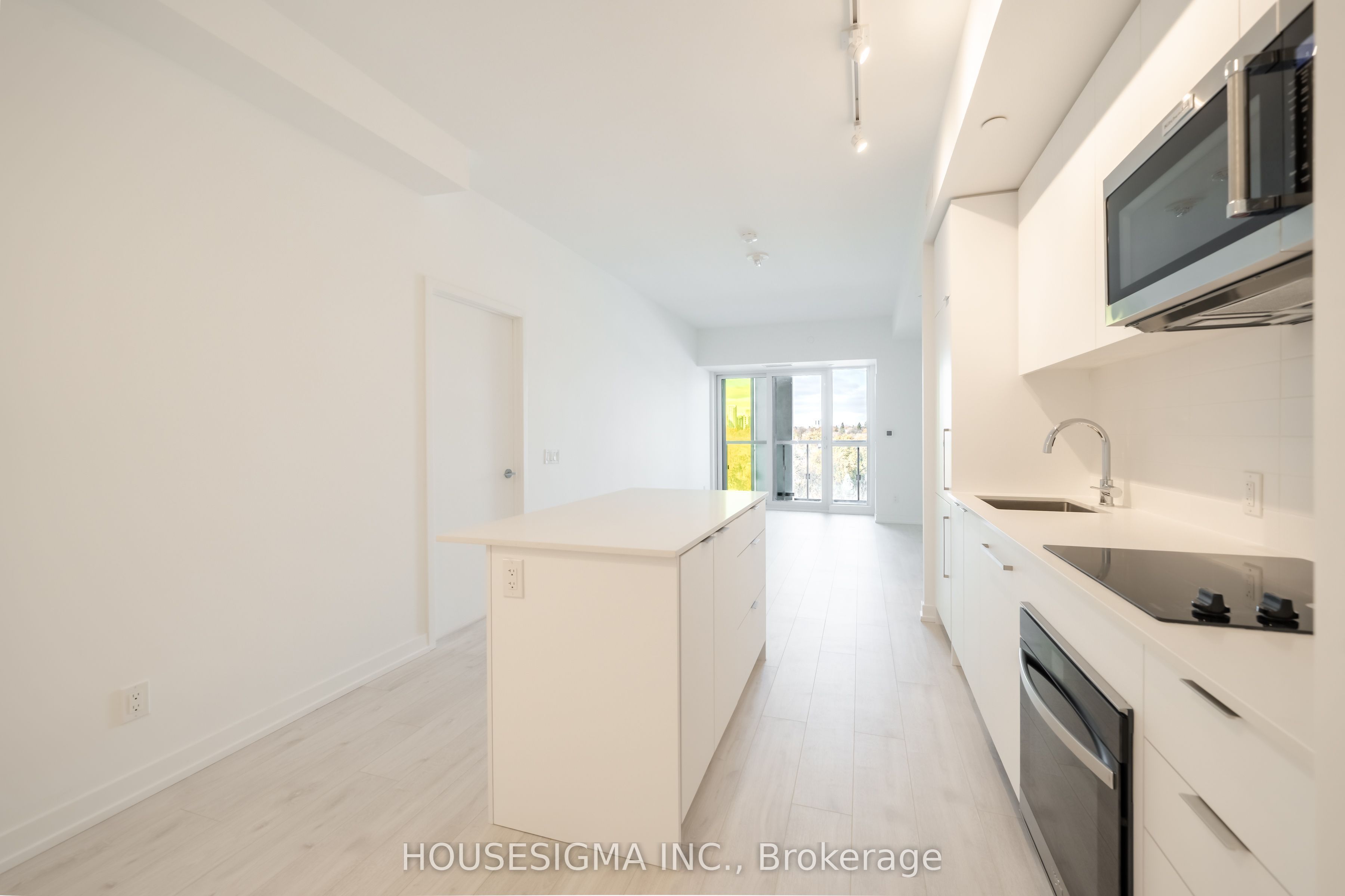 181 Sheppard Avenue E 703 Property Photo 4