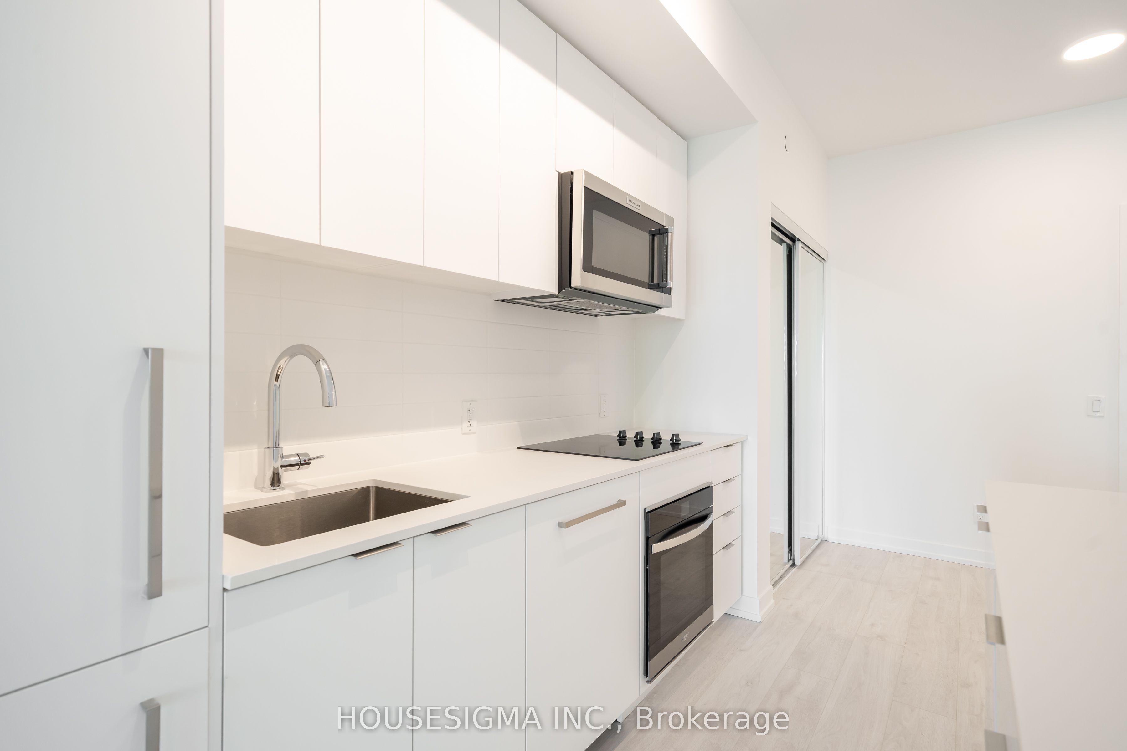 181 Sheppard Avenue E 703 Property Photo 5