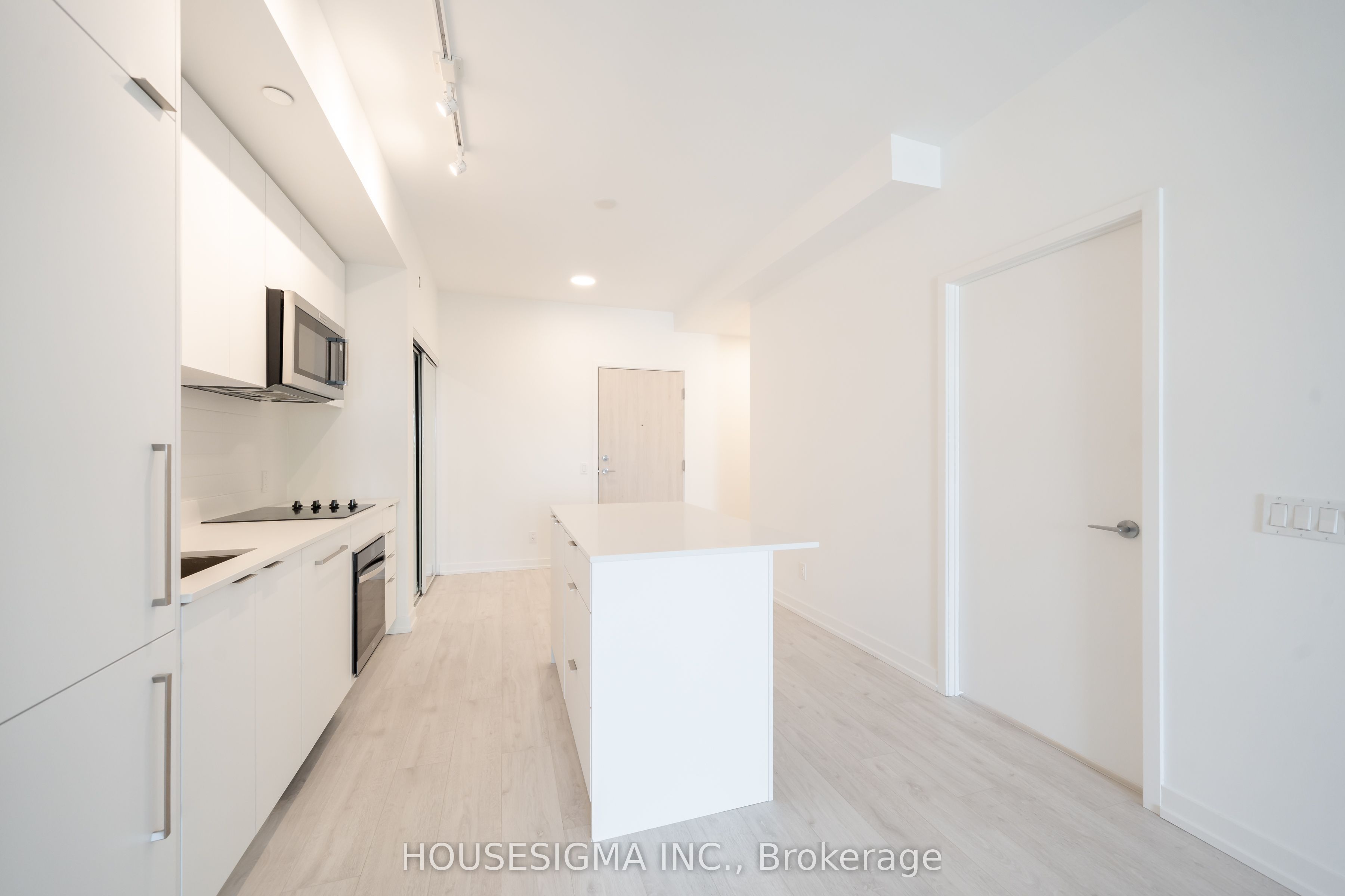 181 Sheppard Avenue E 703 Property Photo 8