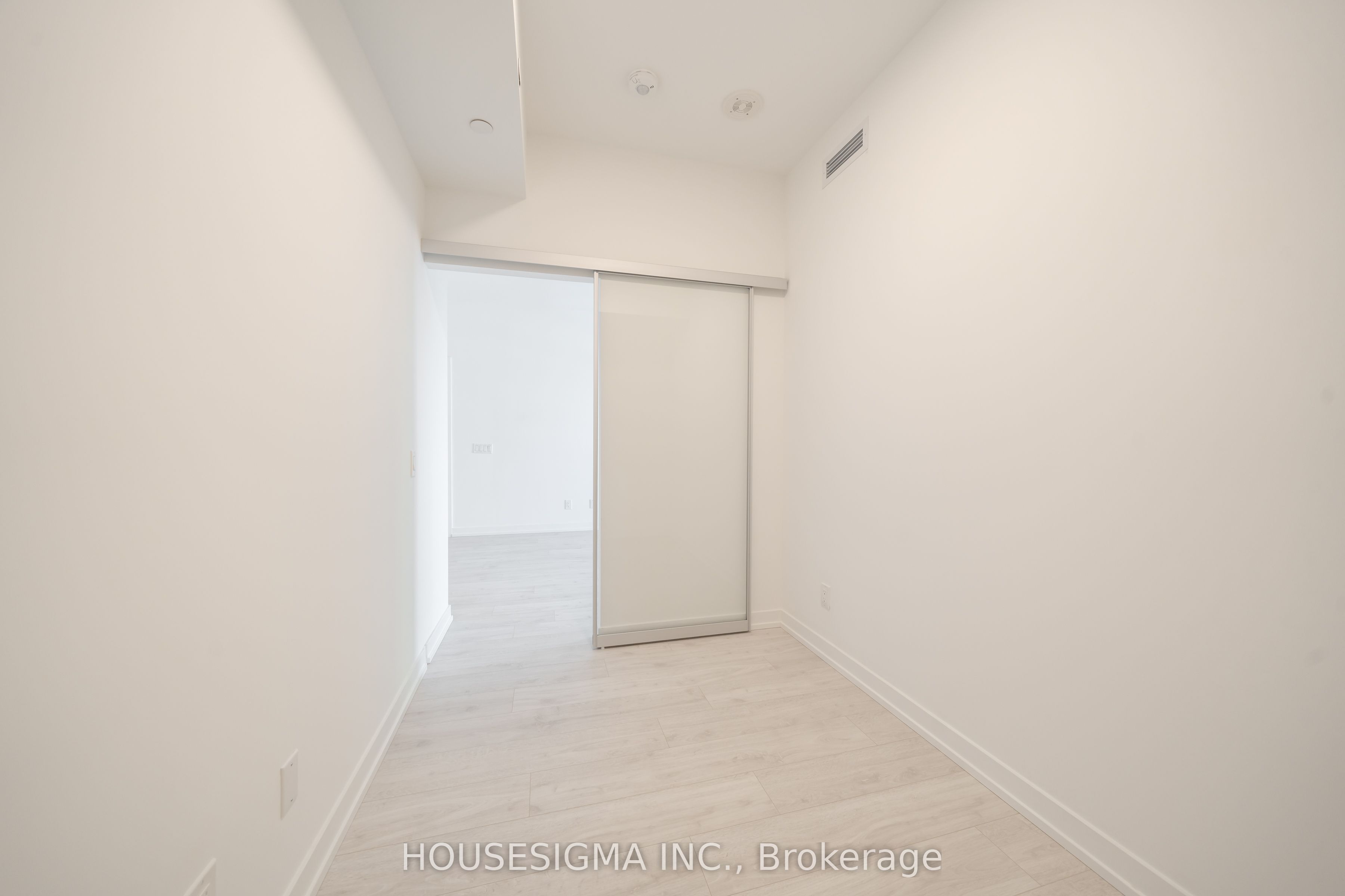 181 Sheppard Avenue E 703 Property Photo 12