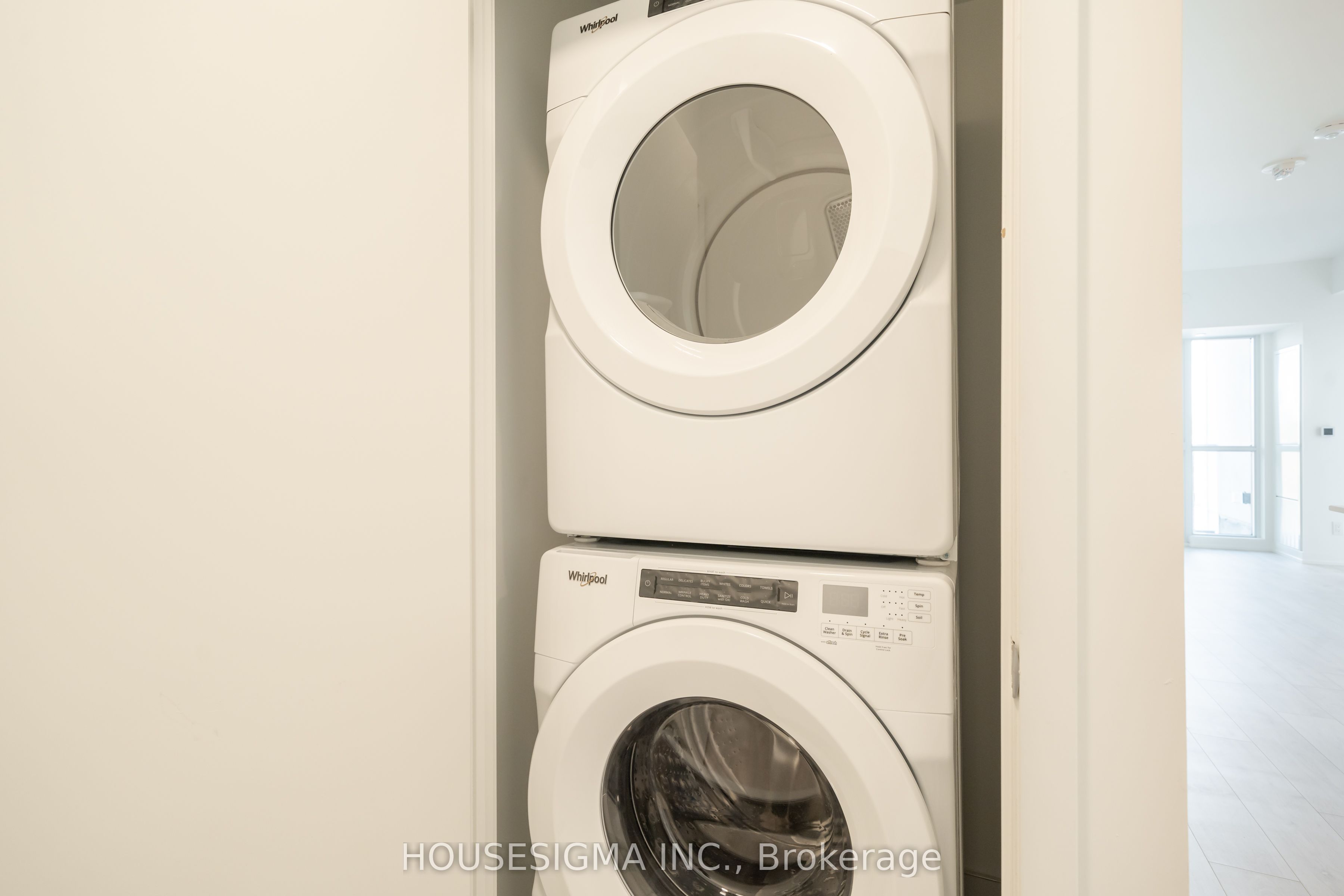 181 Sheppard Avenue E 703 Property Photo 19