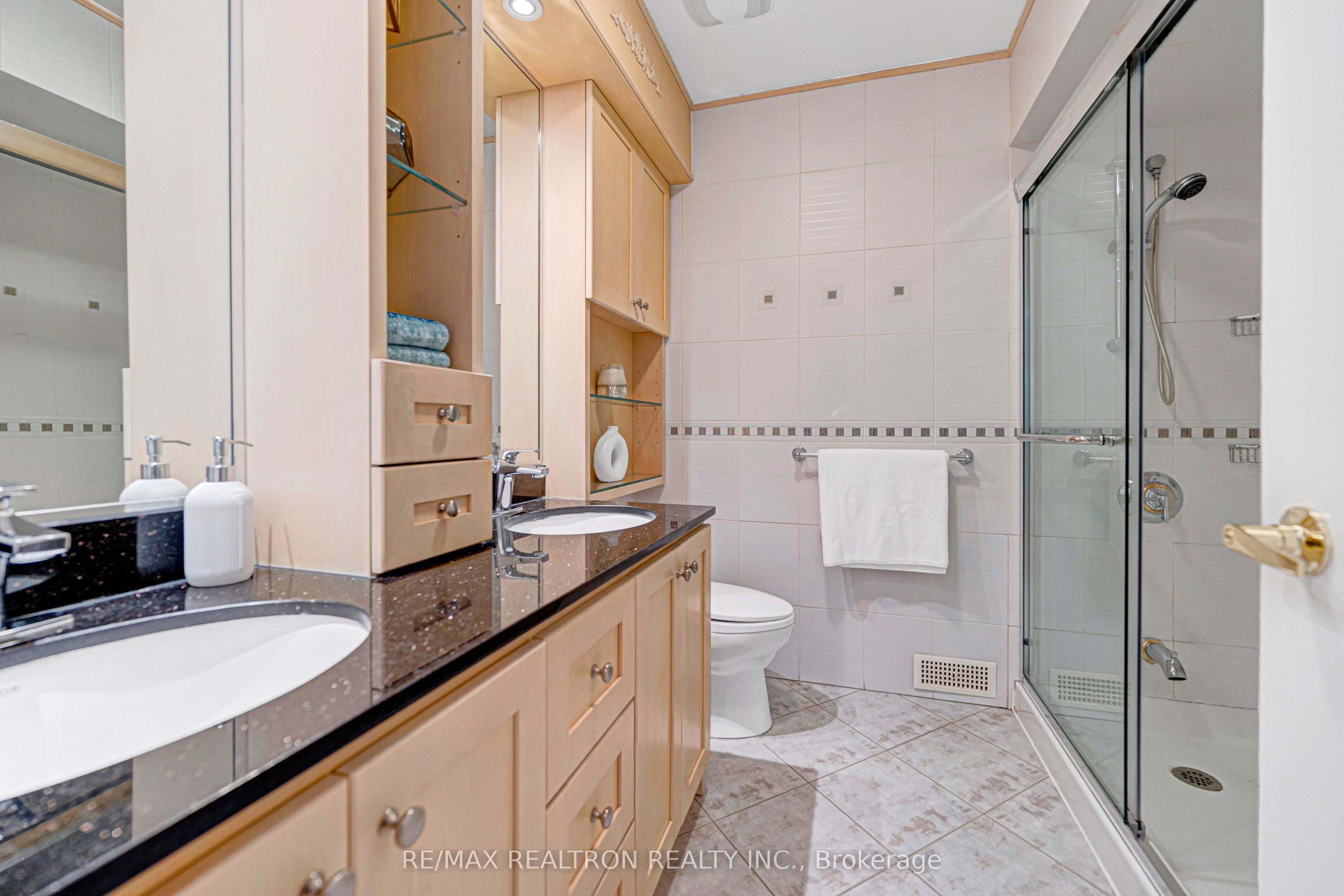25 Vernham Court Property Photo 28