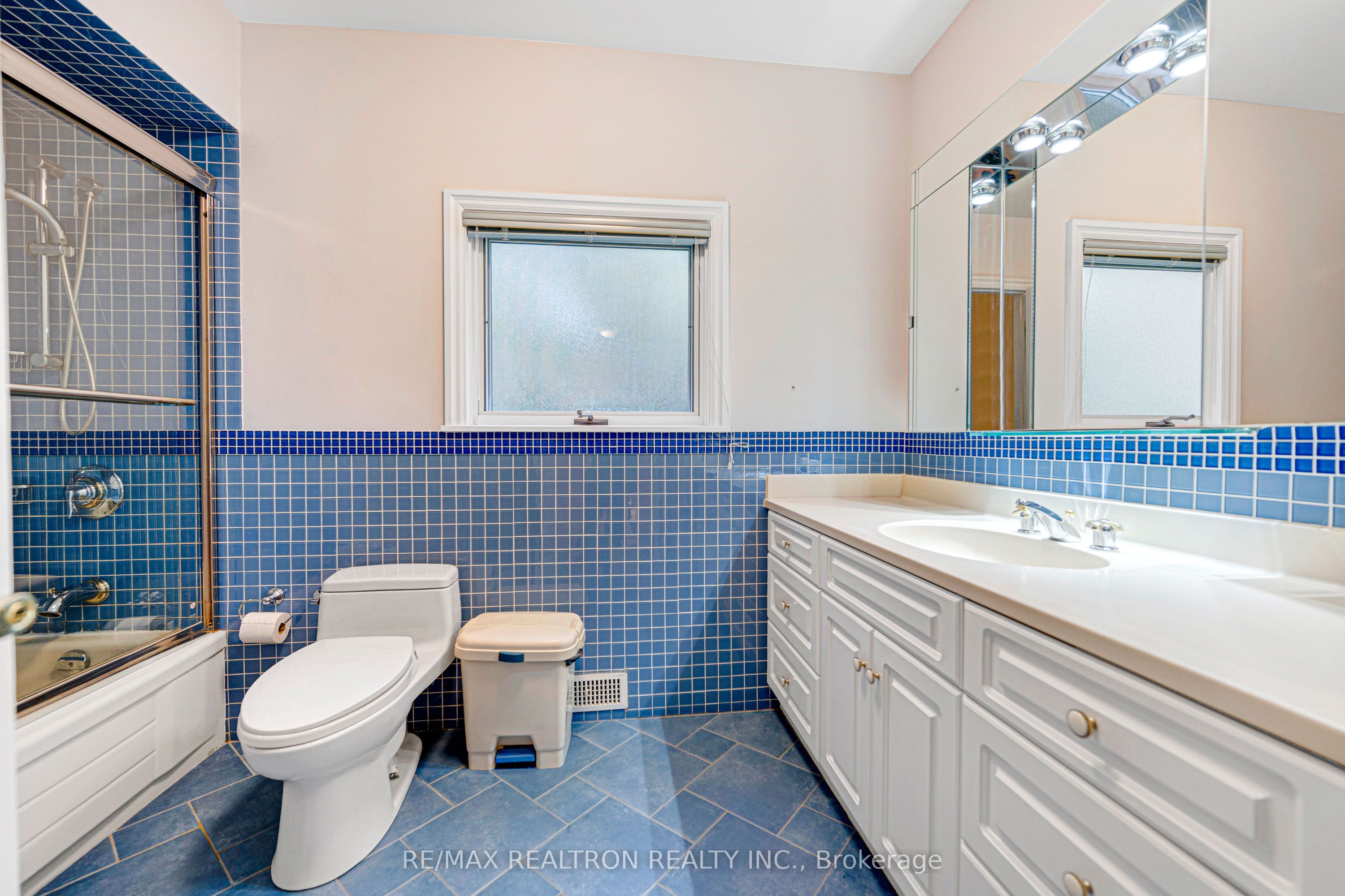 25 Vernham Court Property Photo 33