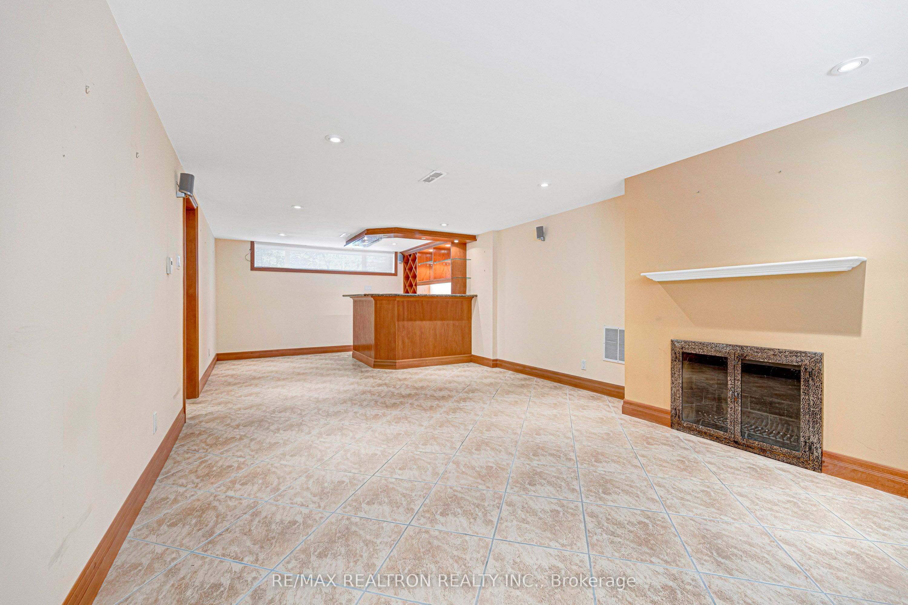 25 Vernham Court Property Photo 38