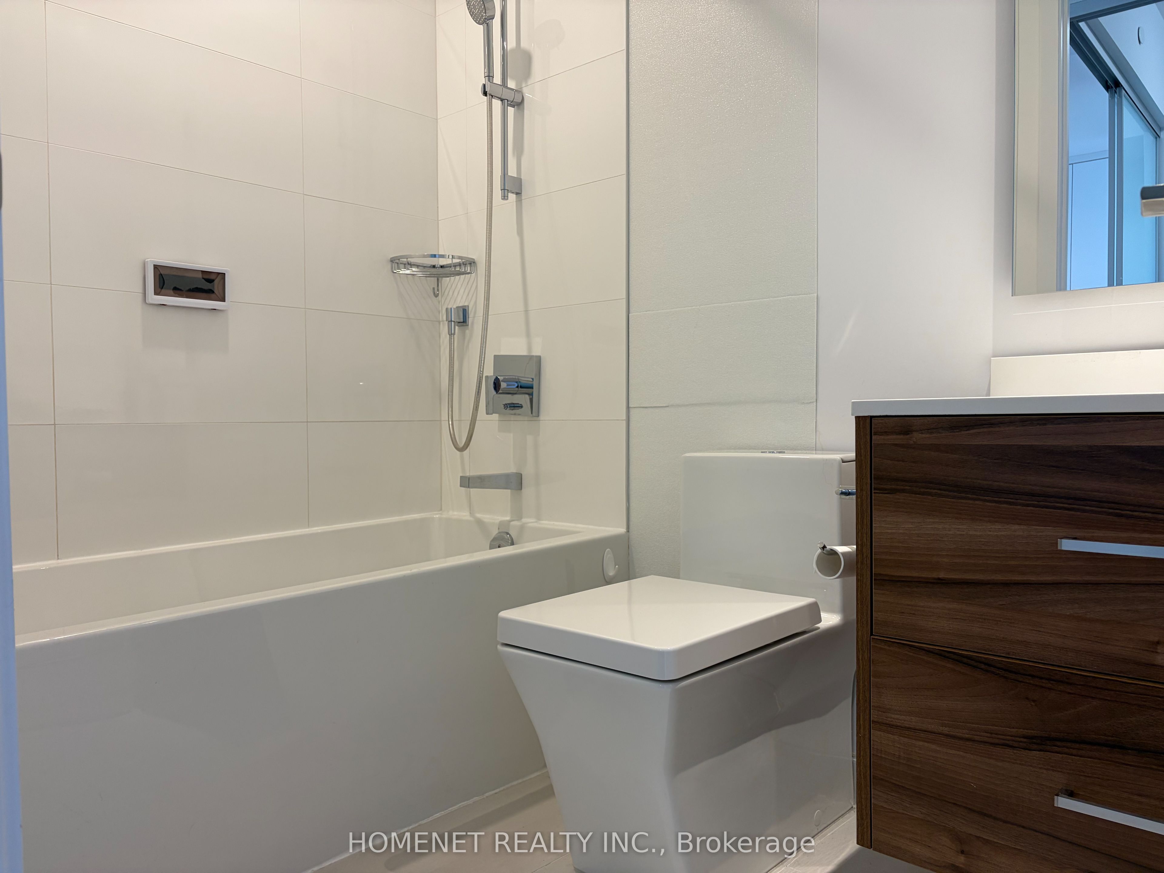 488 University Avenue 5101 Property Photo 13