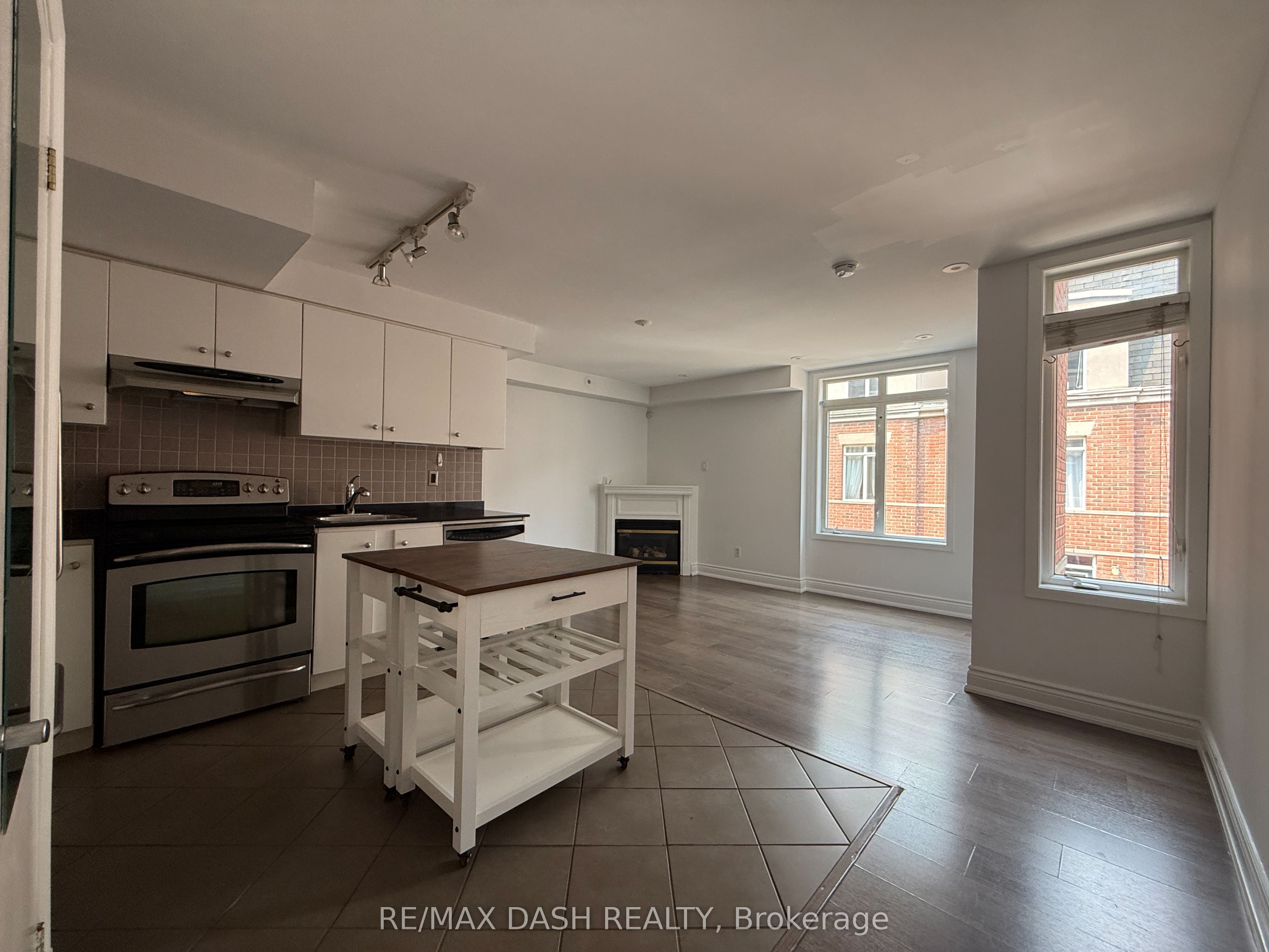 415 Jarvis Street 342 Property Photo 5