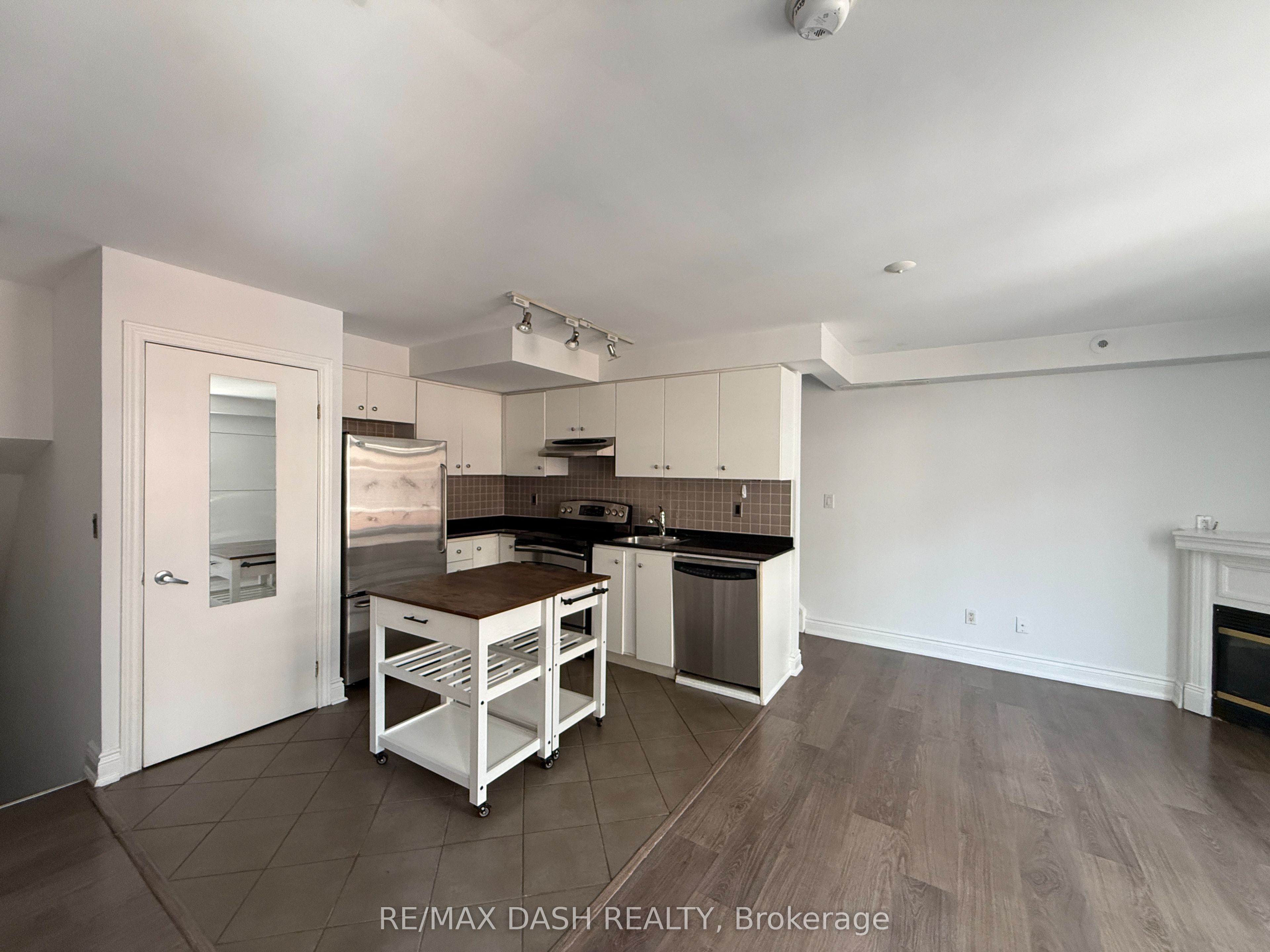 415 Jarvis Street 342 Property Photo 6