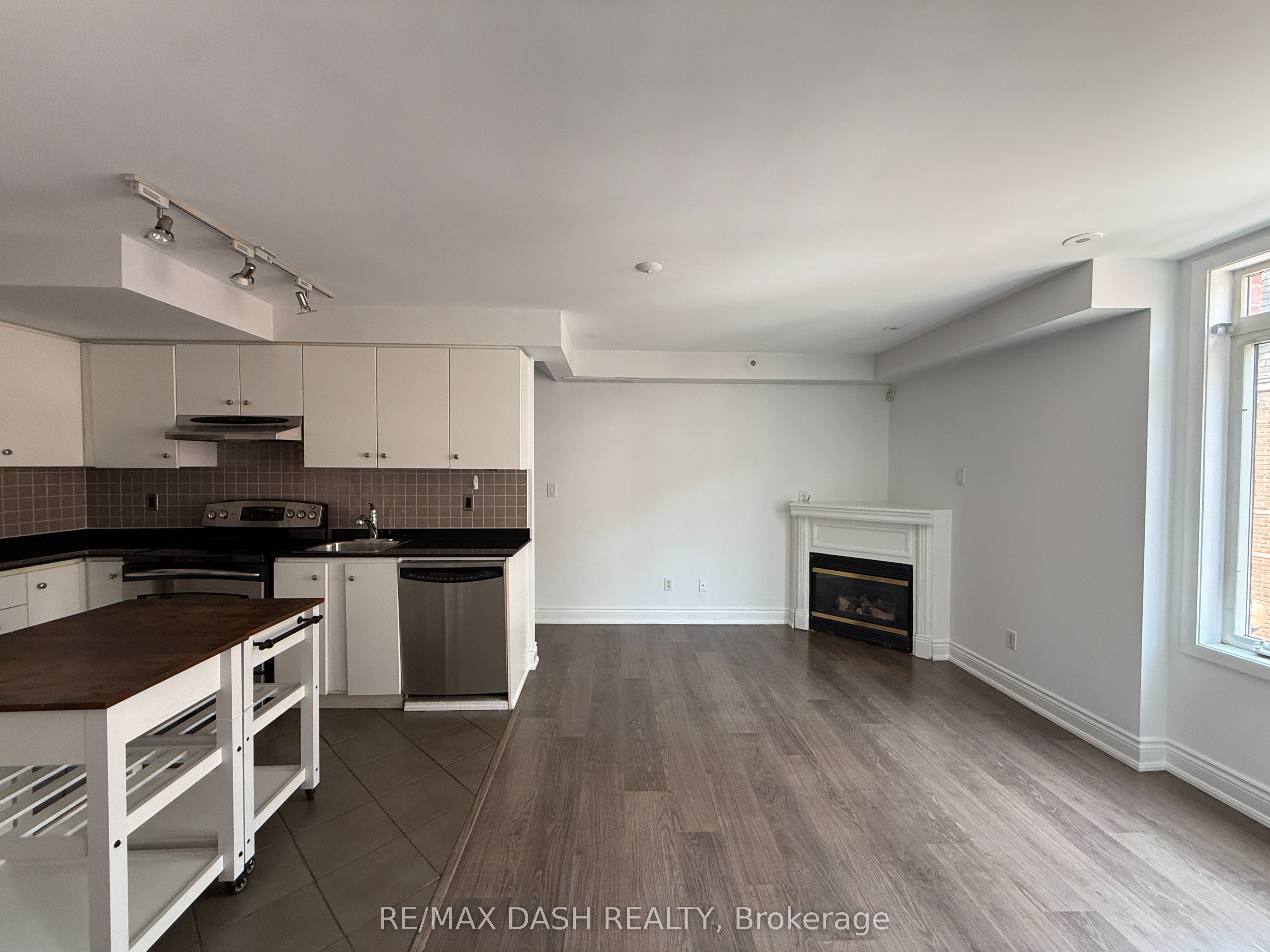 415 Jarvis Street 342 Property Photo 8