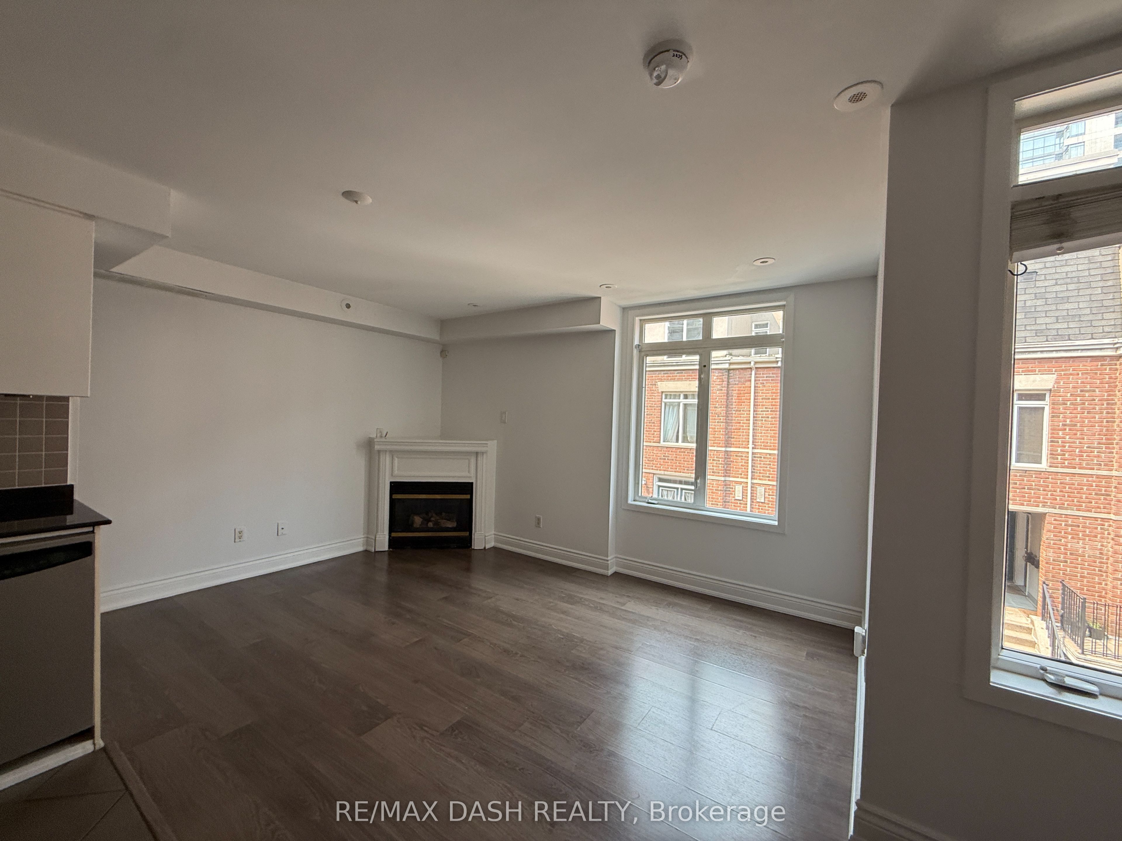 415 Jarvis Street 342 Property Photo 9