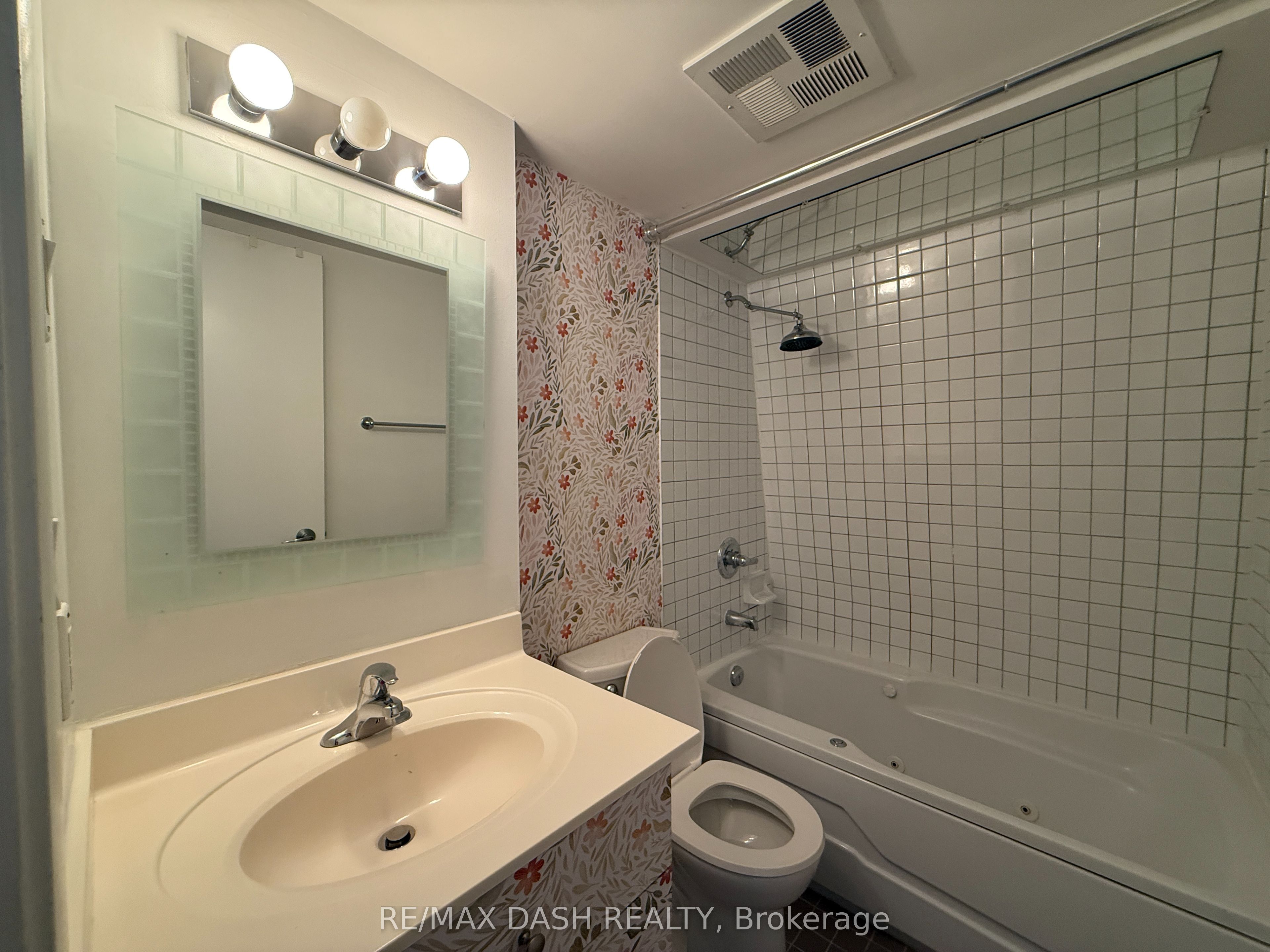 415 Jarvis Street 342 Property Photo 16