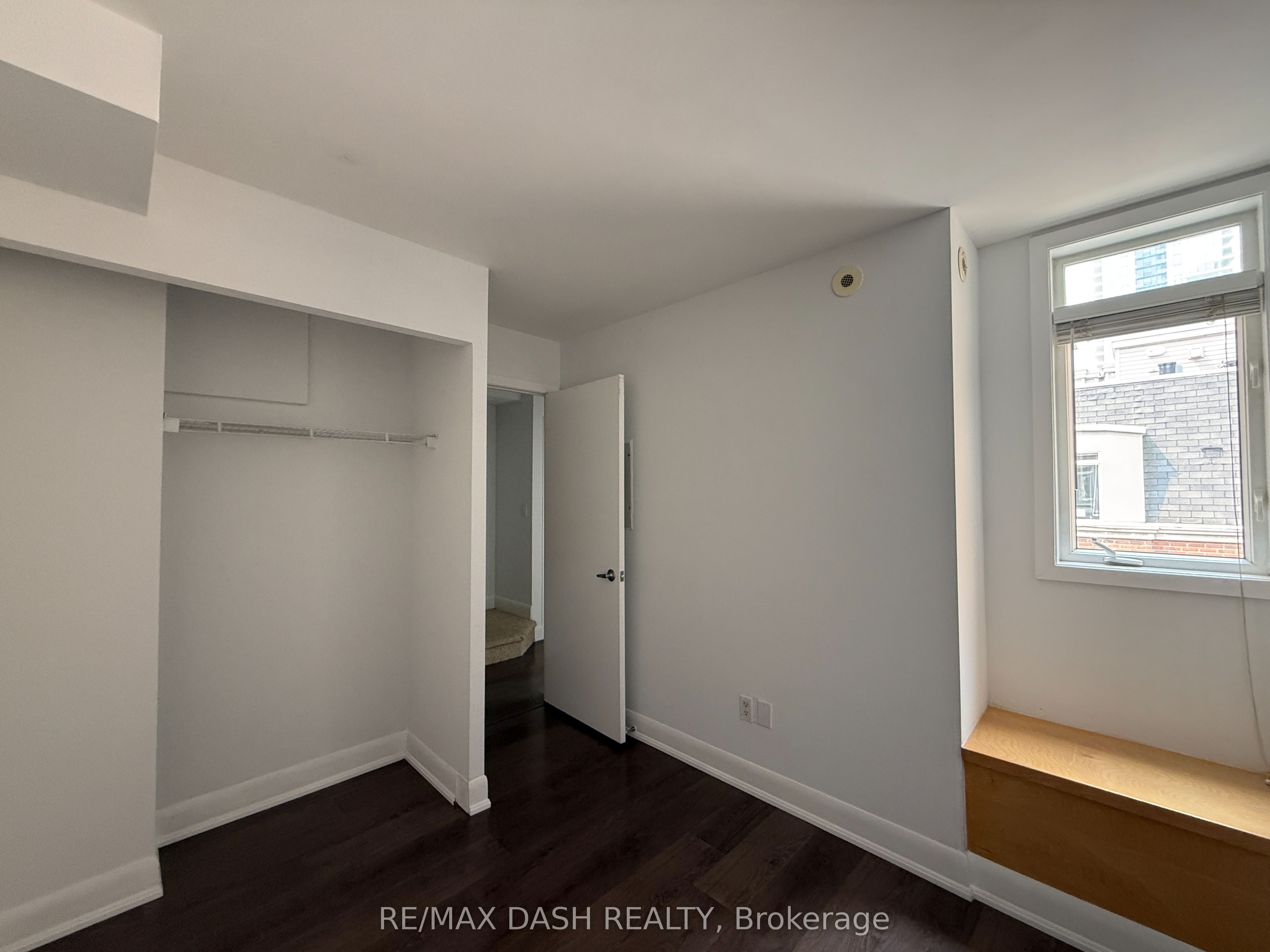 415 Jarvis Street 342 Property Photo 19