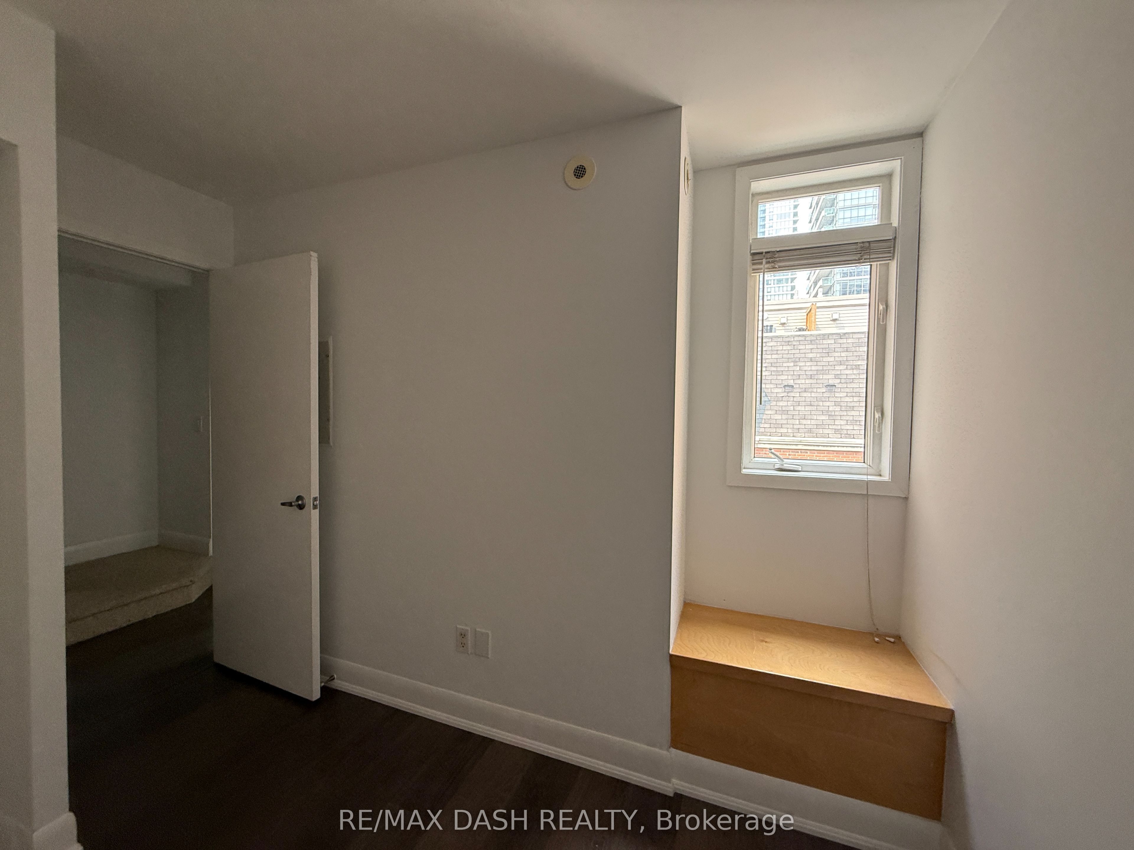 415 Jarvis Street 342 Property Photo 20