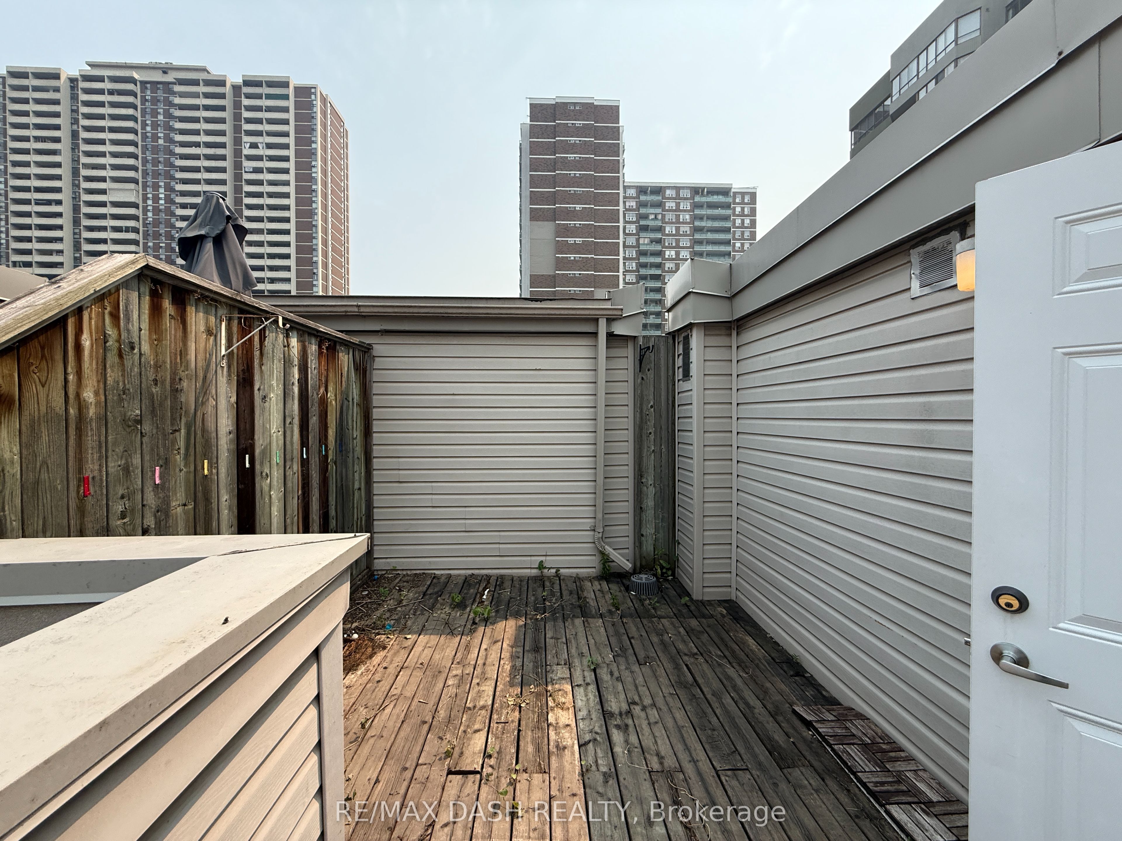 415 Jarvis Street 342 Property Photo 22