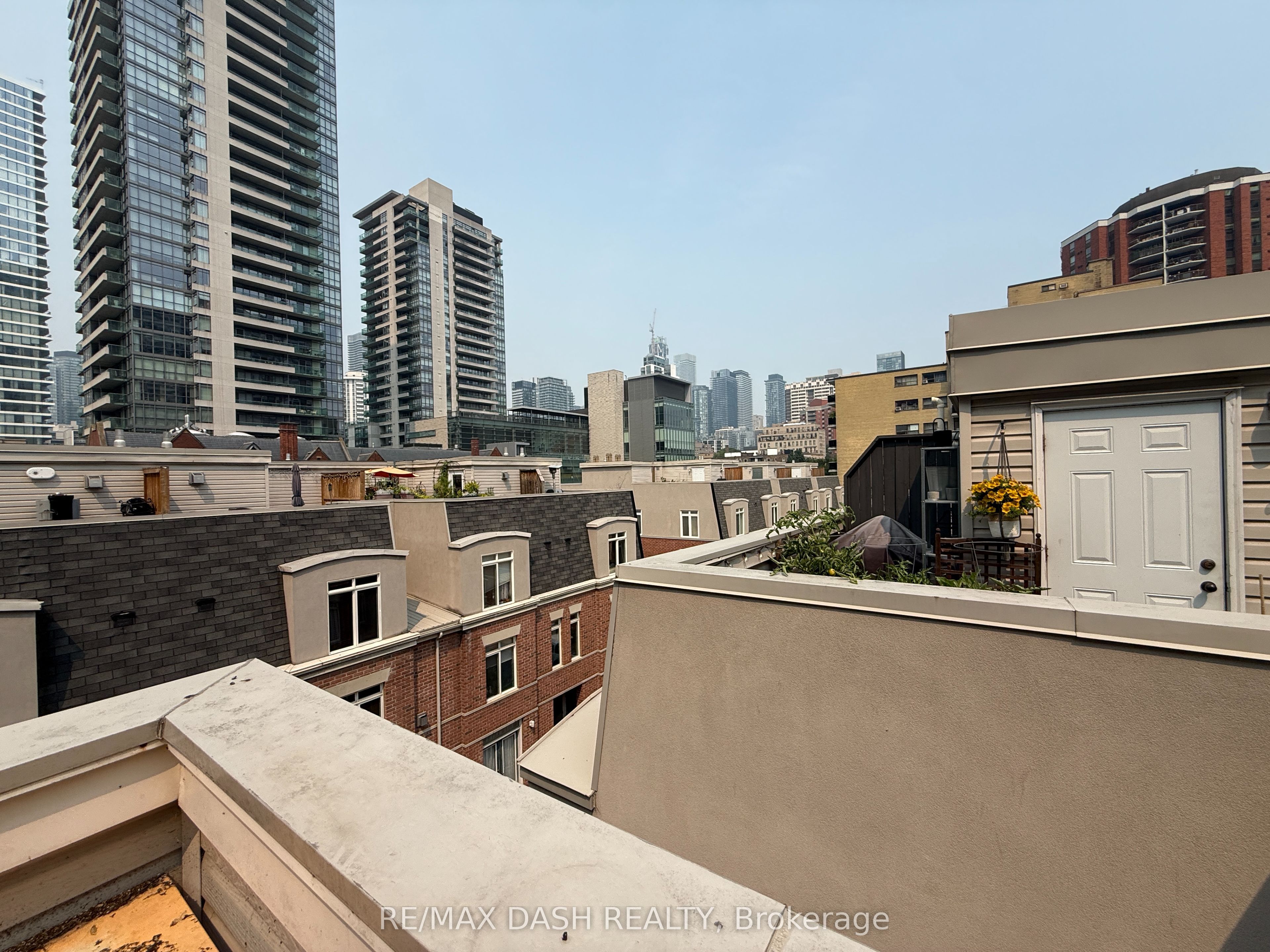 415 Jarvis Street 342 Property Photo 23