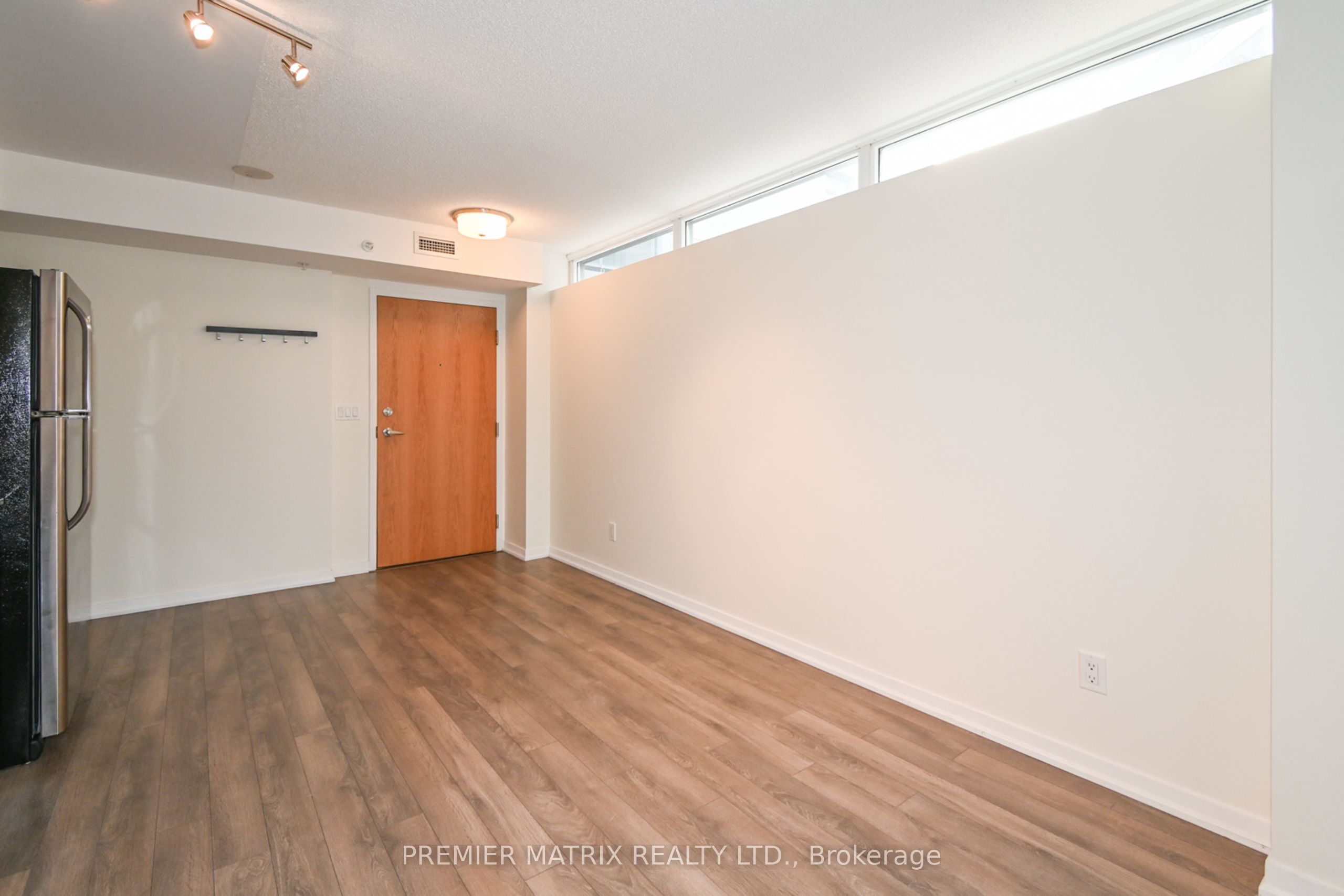 20 Joe Shuster Way 1302 Property Photo 8