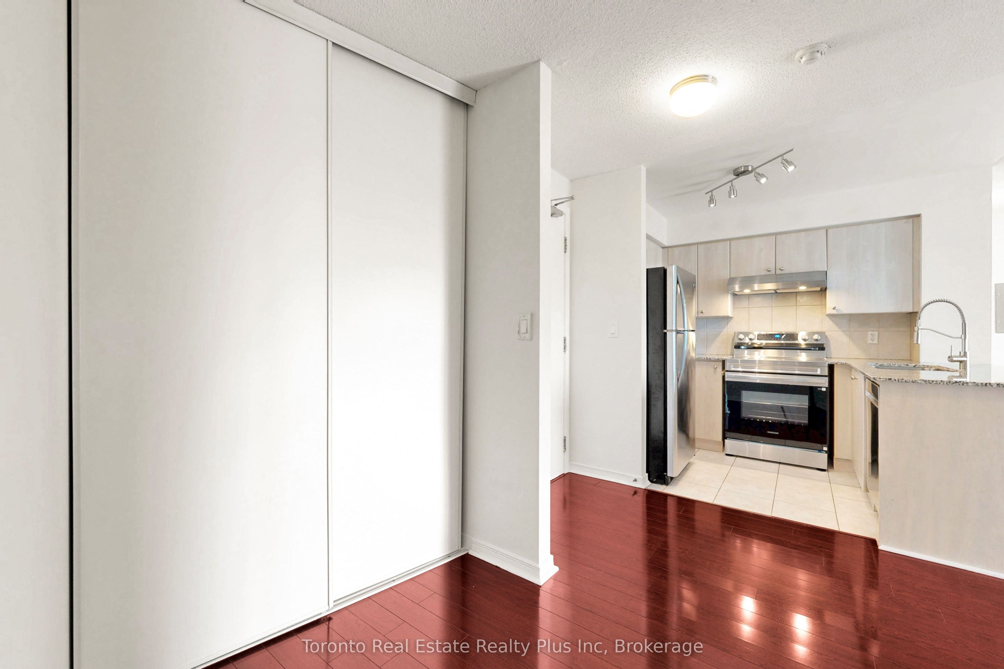 18 Valley Woods Road 507 Property Photo 14
