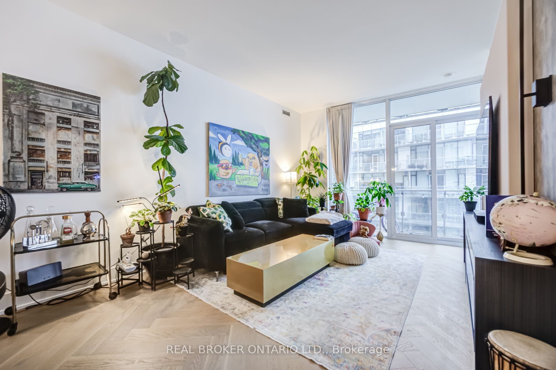 29 Queens Quay E 916 Property Photo 8