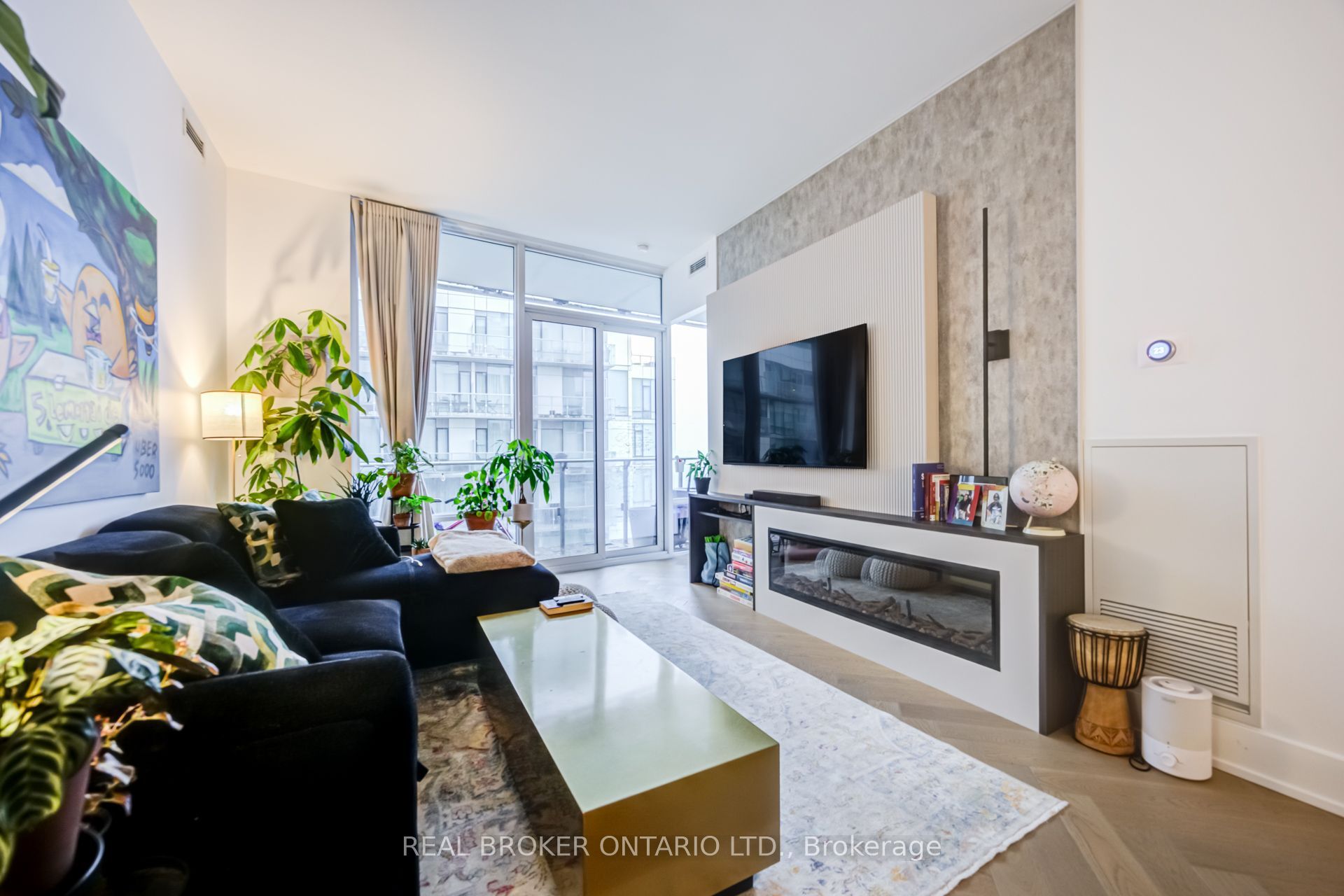 29 Queens Quay E 916 Property Photo 9