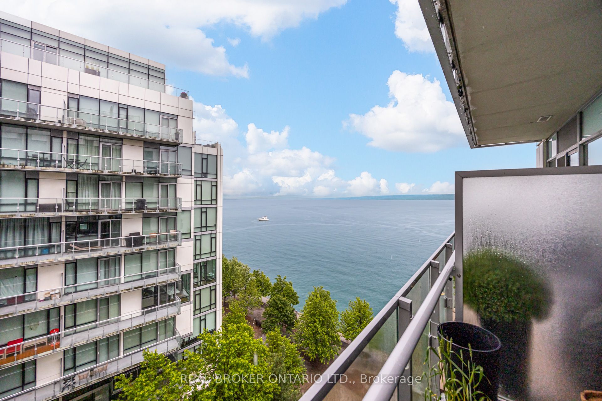 29 Queens Quay E 916 Property Photo 22