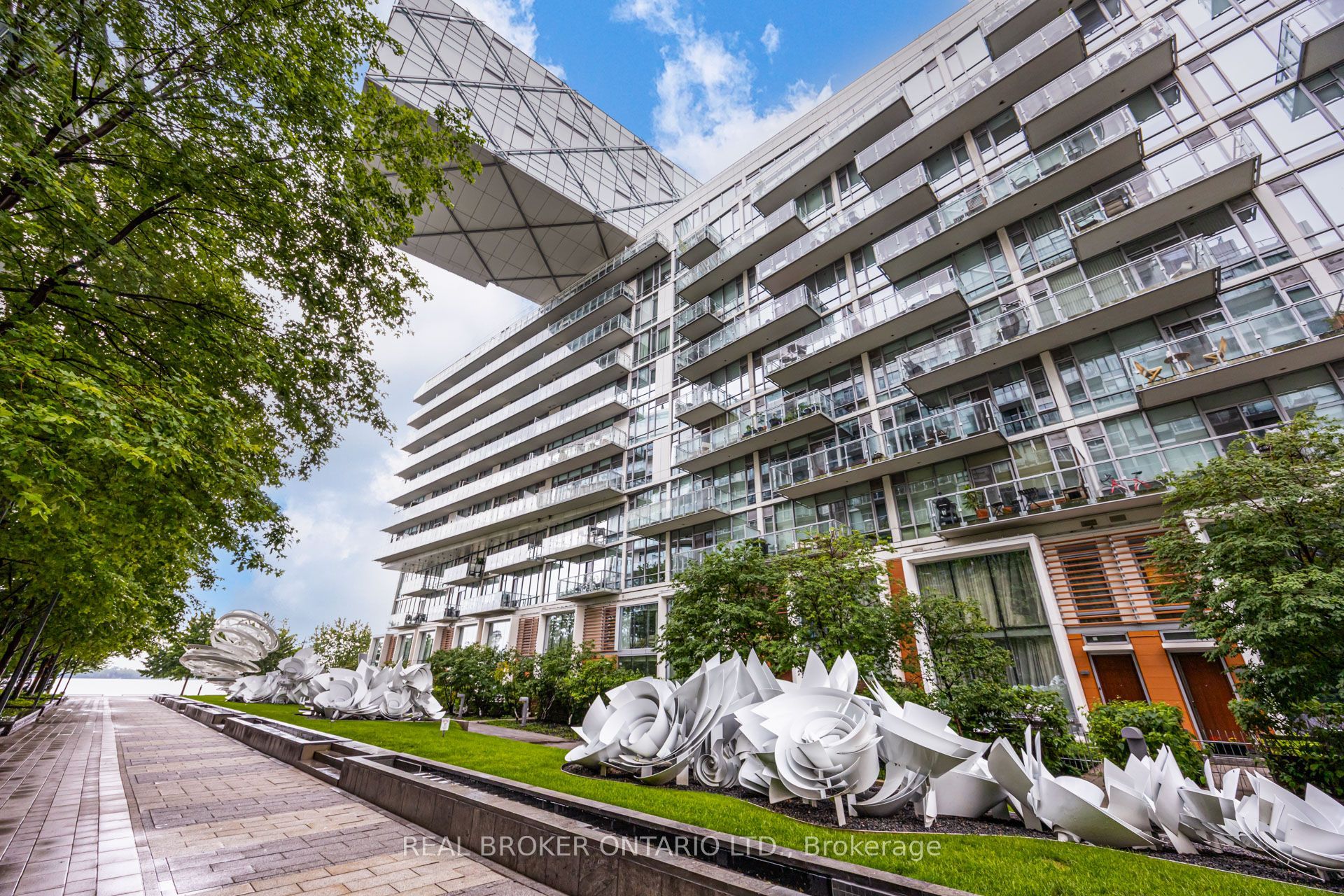 29 Queens Quay E 916 Property Photo 25