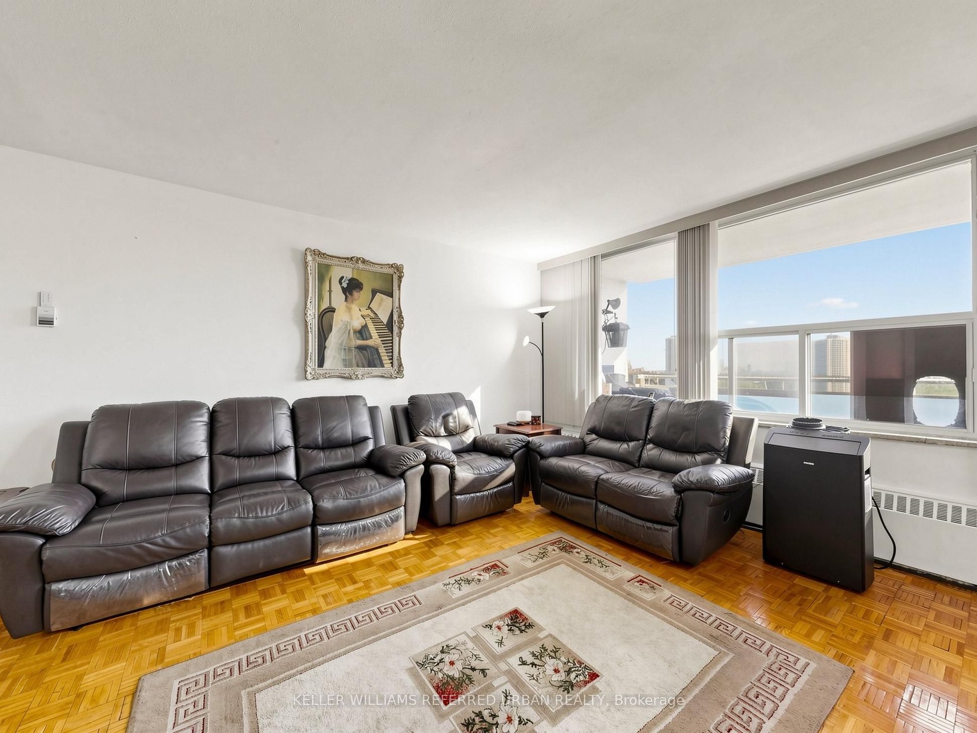 10 Parkway Forest Drive 1111 Property Photo 7