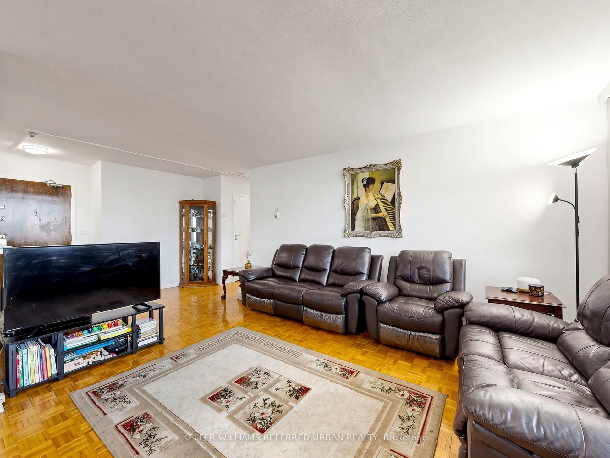 10 Parkway Forest Drive 1111 Property Photo 8