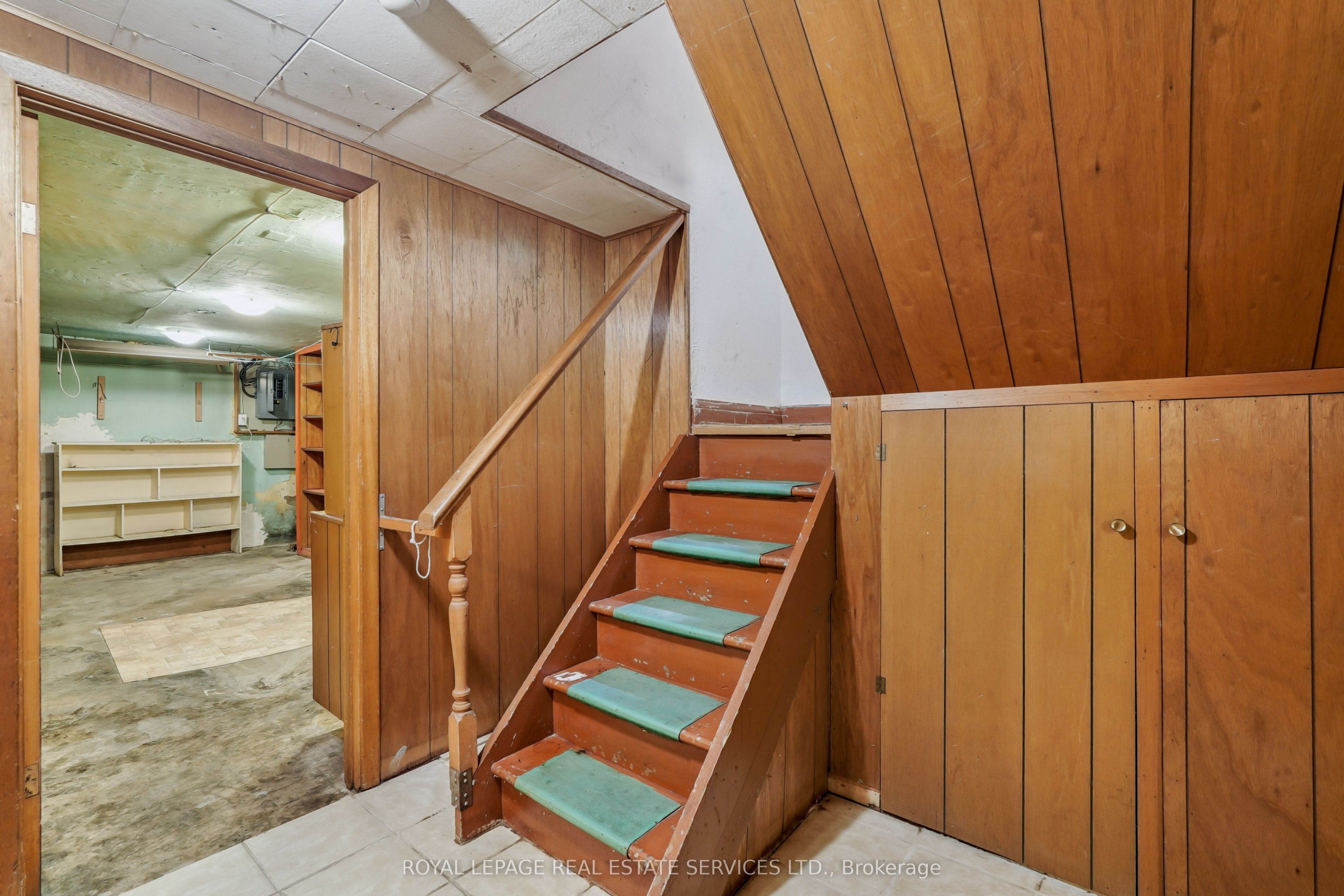 326 Lawrence Avenue W Property Photo 17