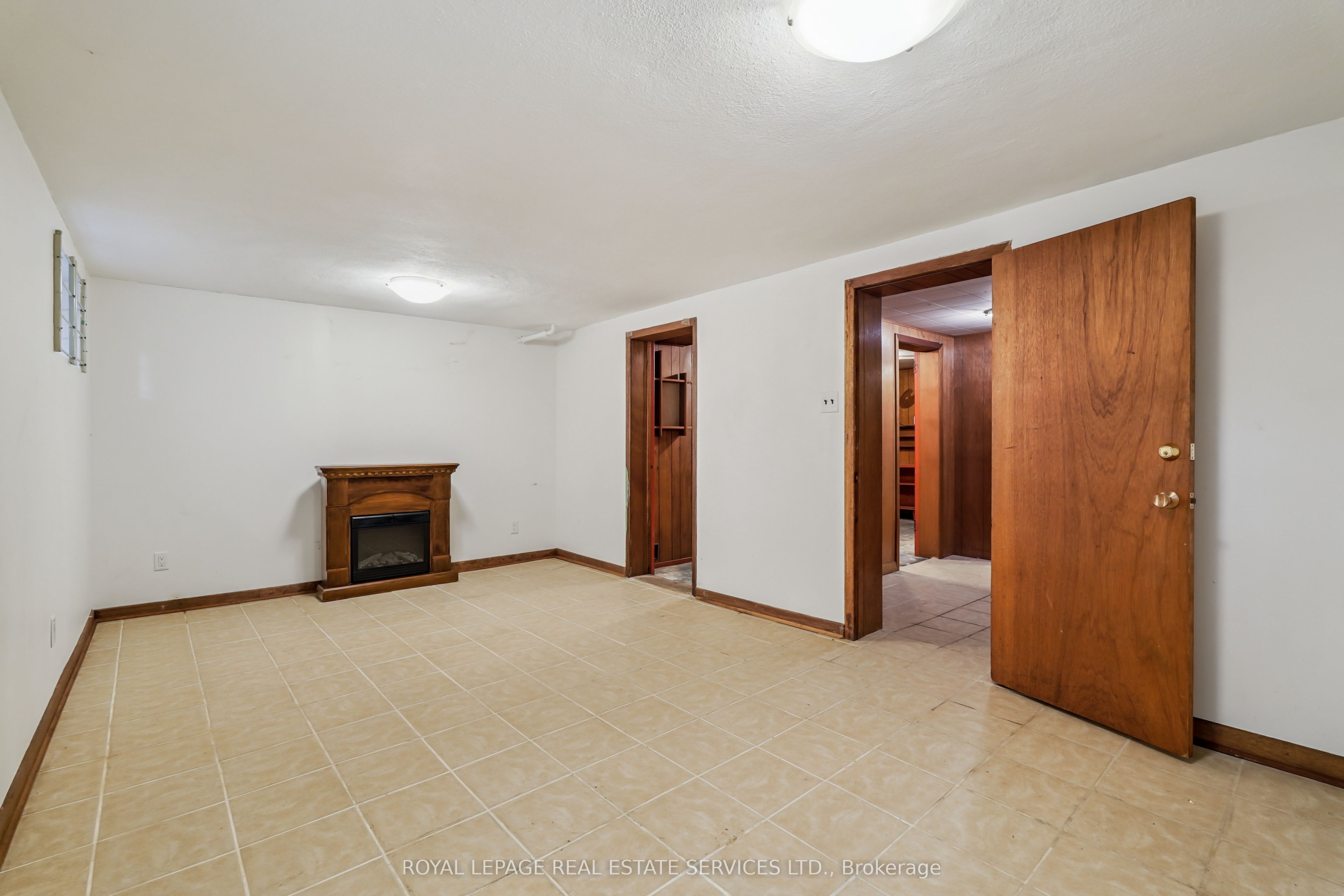 326 Lawrence Avenue W Property Photo 18