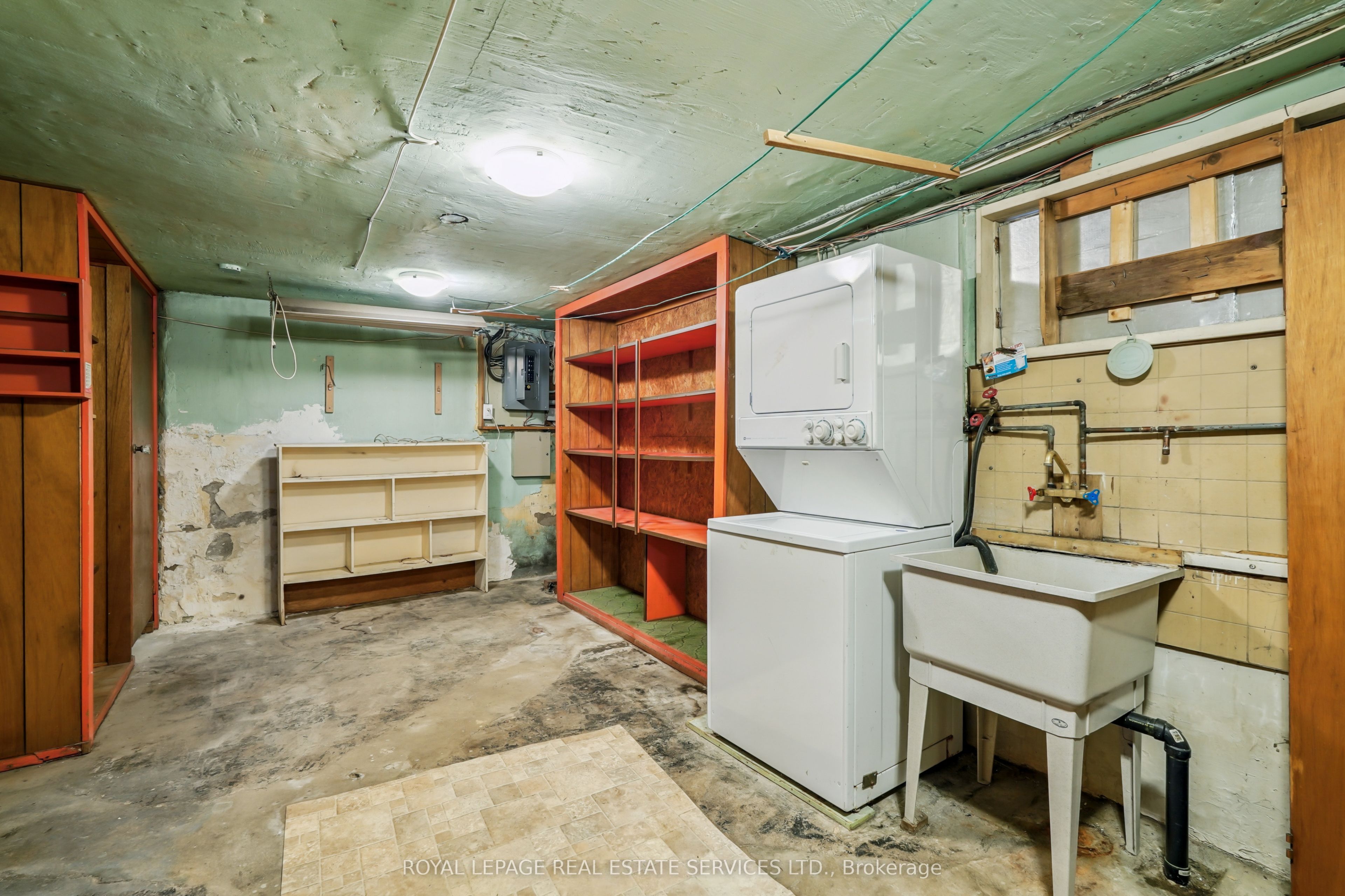 326 Lawrence Avenue W Property Photo 22