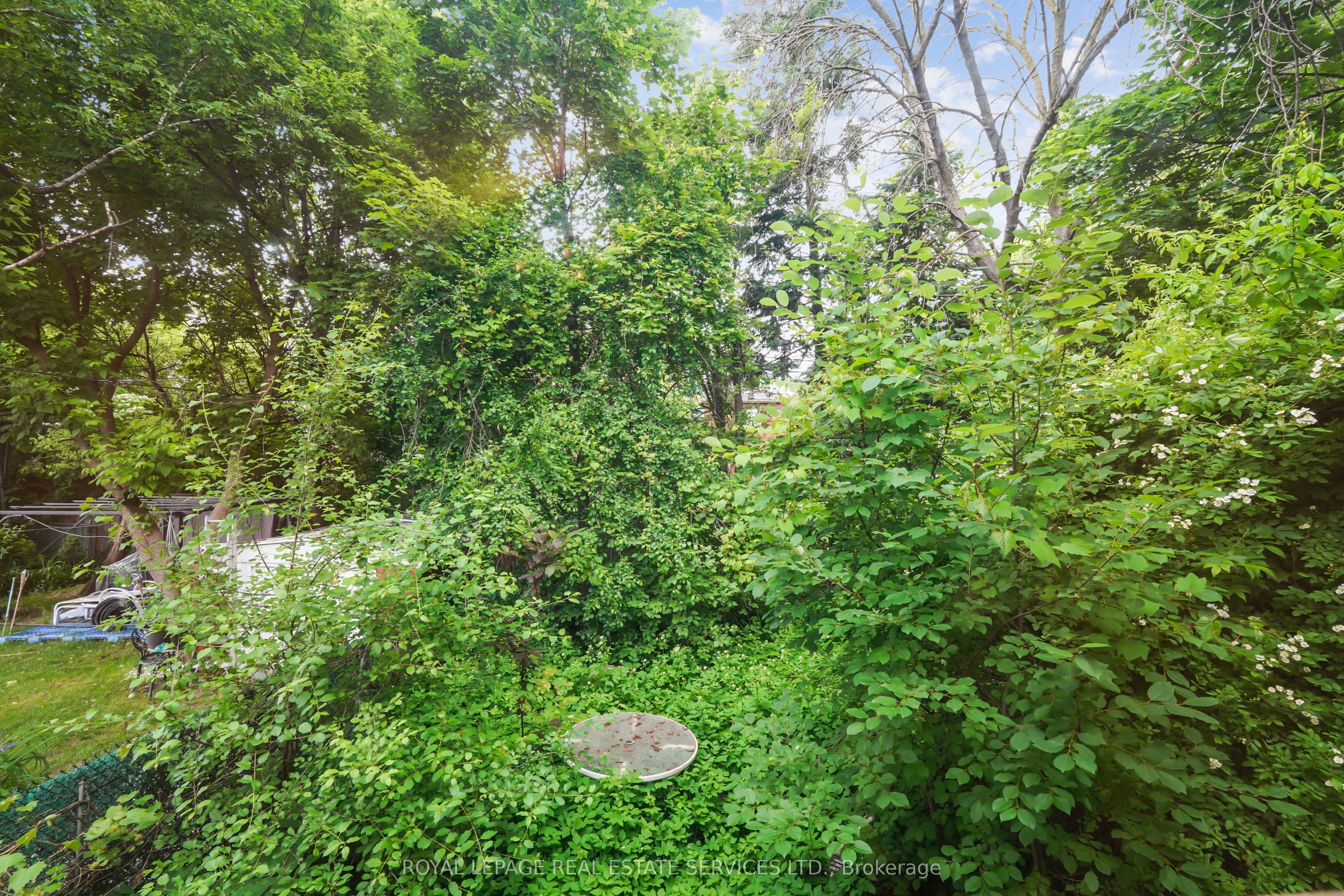 326 Lawrence Avenue W Property Photo 26